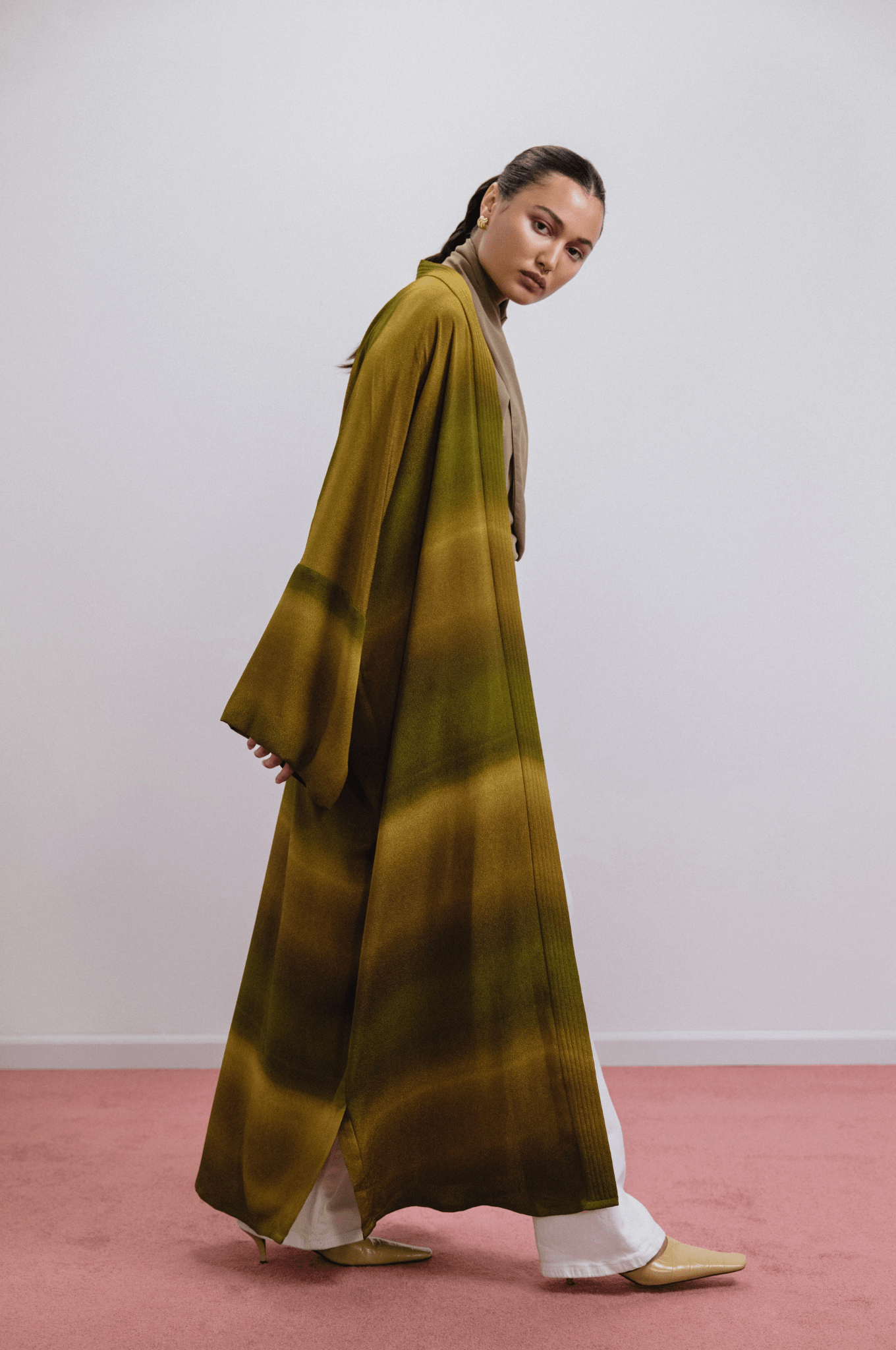 EMBER ABAYA - 1309 - MIRA Y MANO