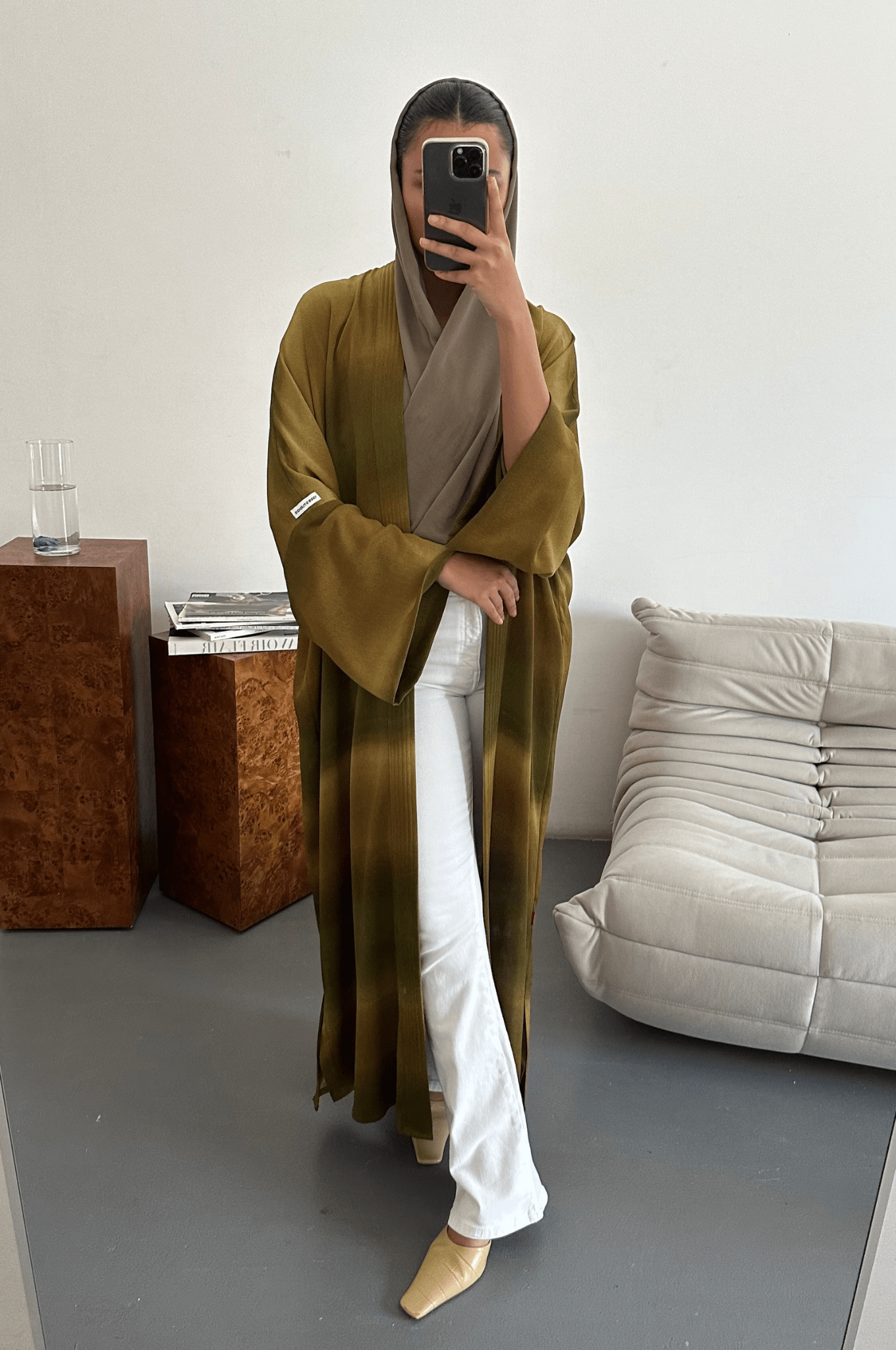 EMBER ABAYA - 1309 - MIRA Y MANO