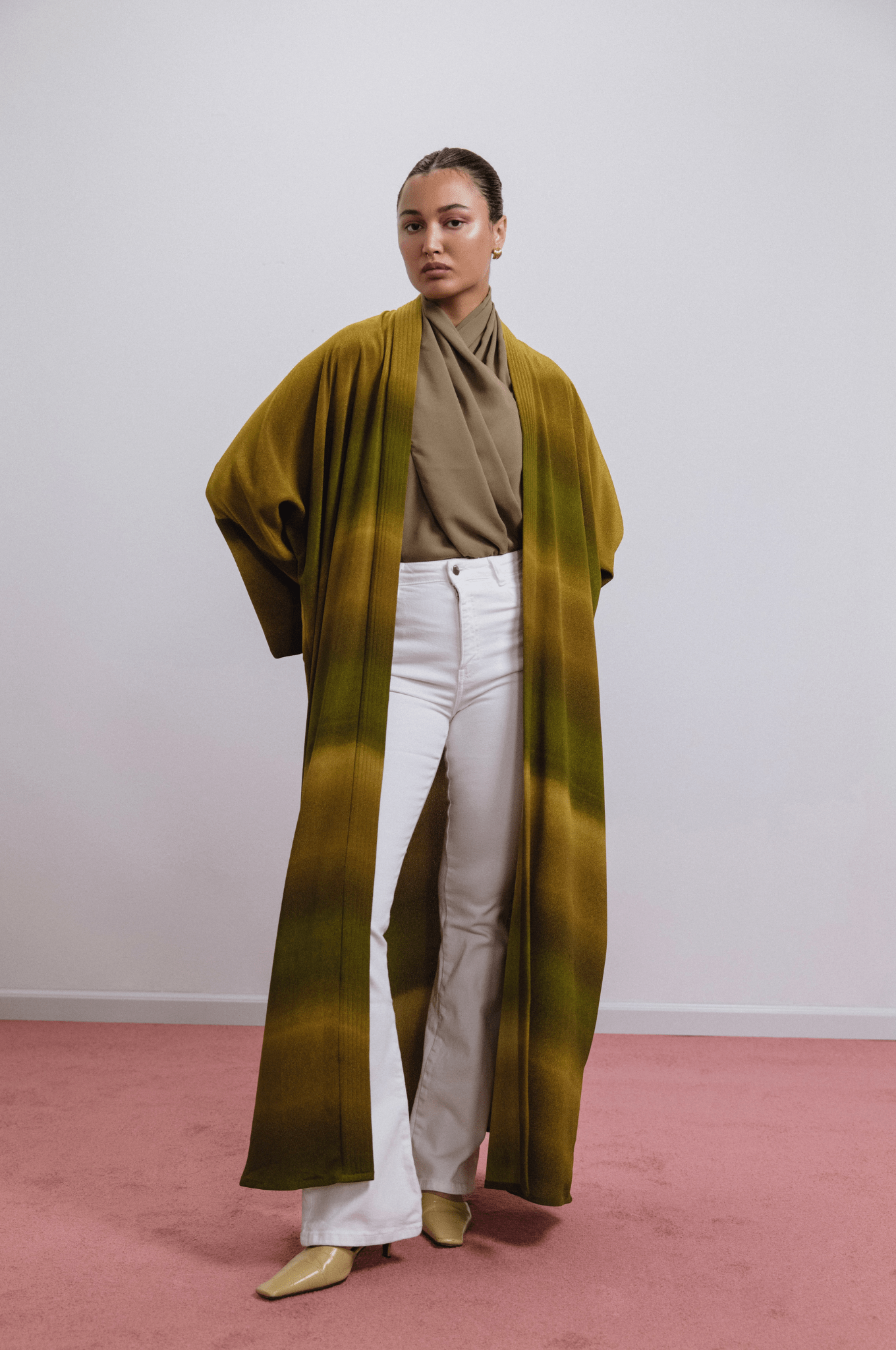 EMBER ABAYA - 1309 - MIRA Y MANO