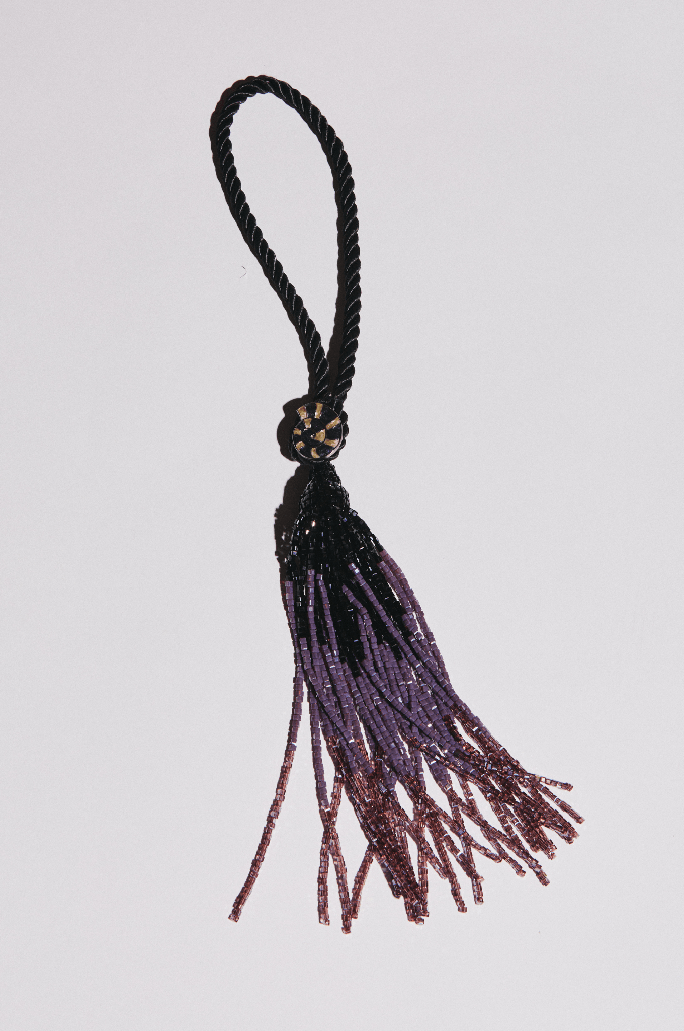 MIKA CHOKER - 1309 - MIRA Y MANO