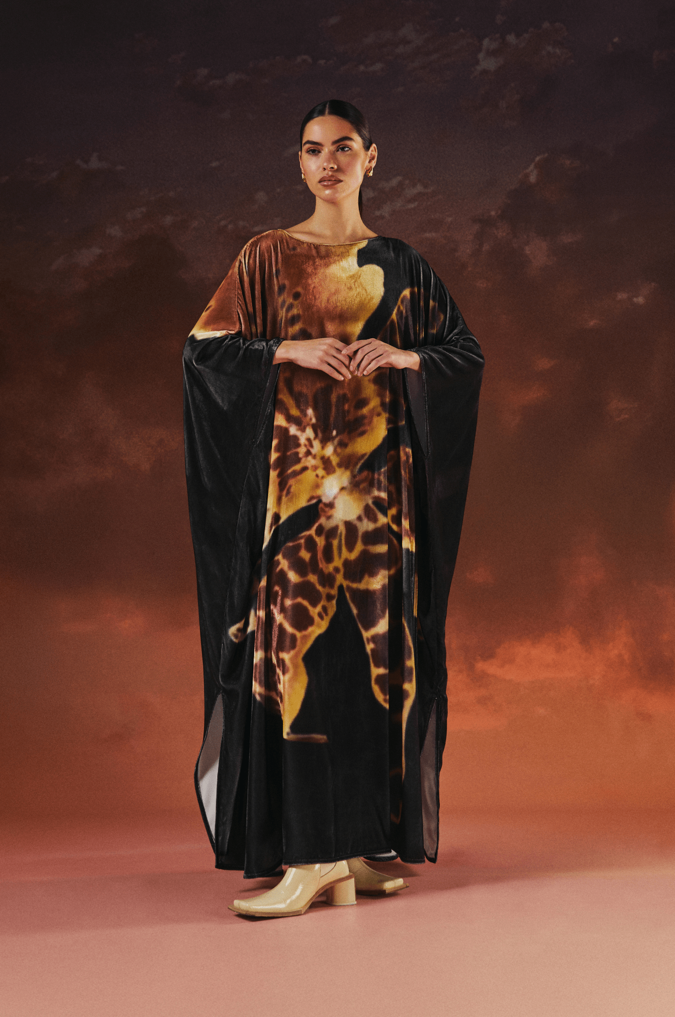 NEA BLACK KAFTAN - 1309 - MIRA Y MANO