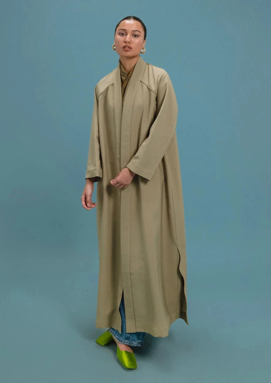 NOVA BEIGE ABAYA - 1309 - MIRA Y MANO