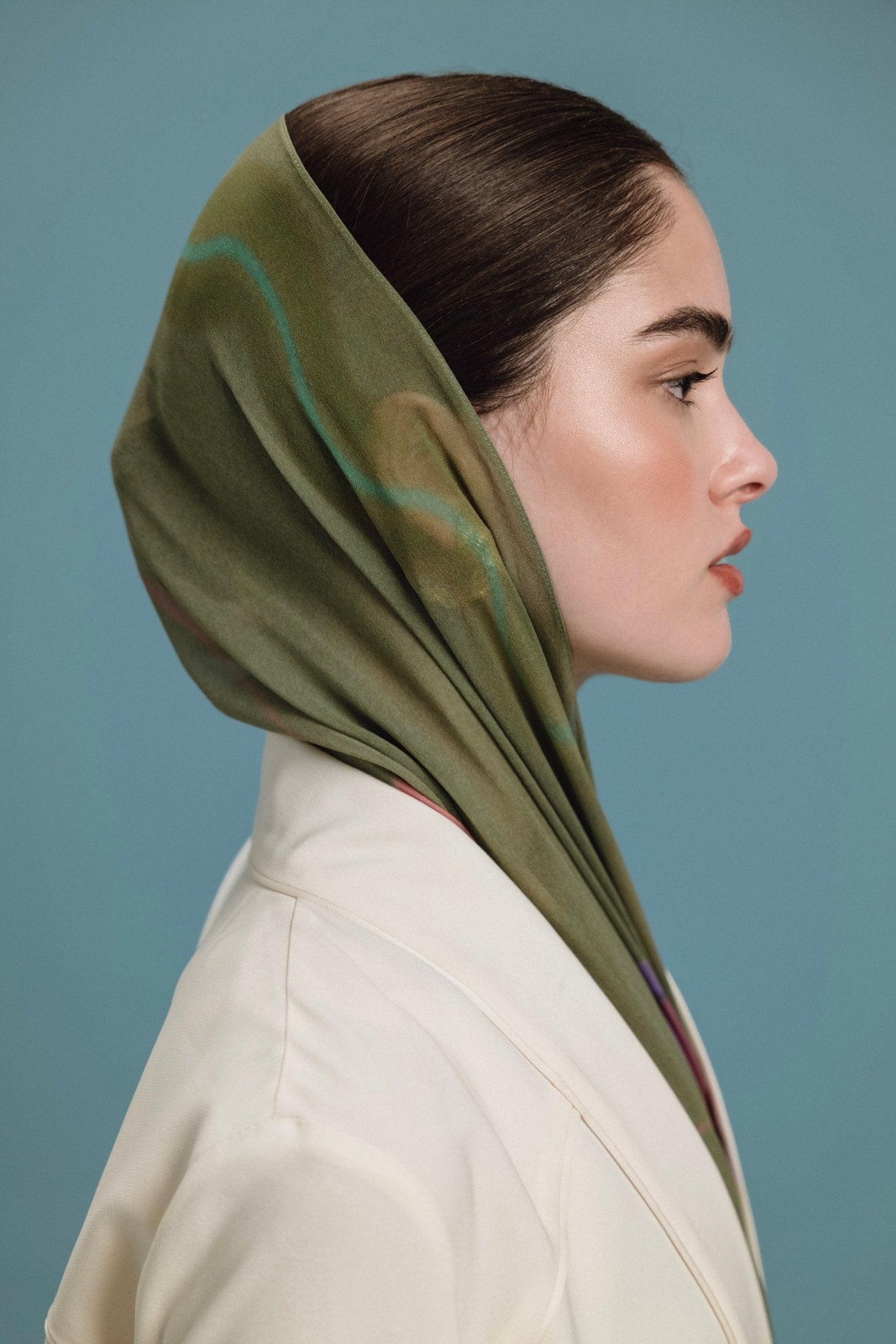 NOVA OFFWHITE ABAYA - 1309 - MIRA Y MANO