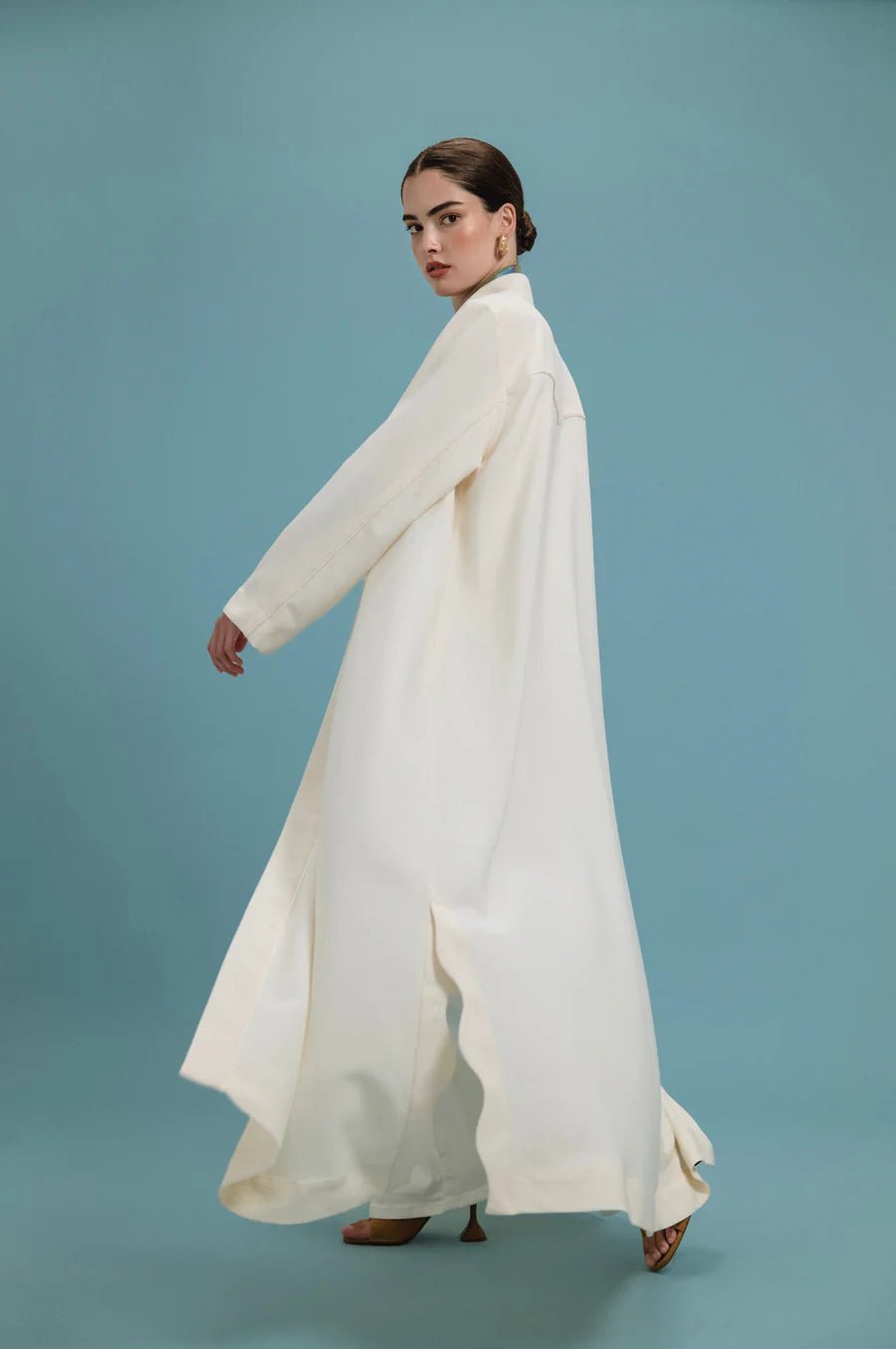 NOVA OFFWHITE ABAYA - 1309 - MIRA Y MANO