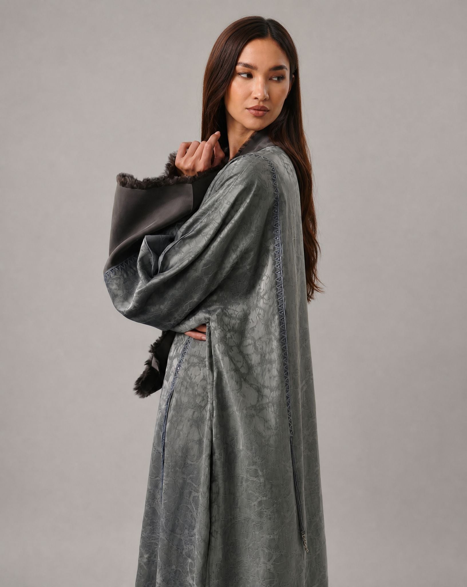 47HJ005 ABAYA - ACE DESIGNS - MIRA Y MANO
