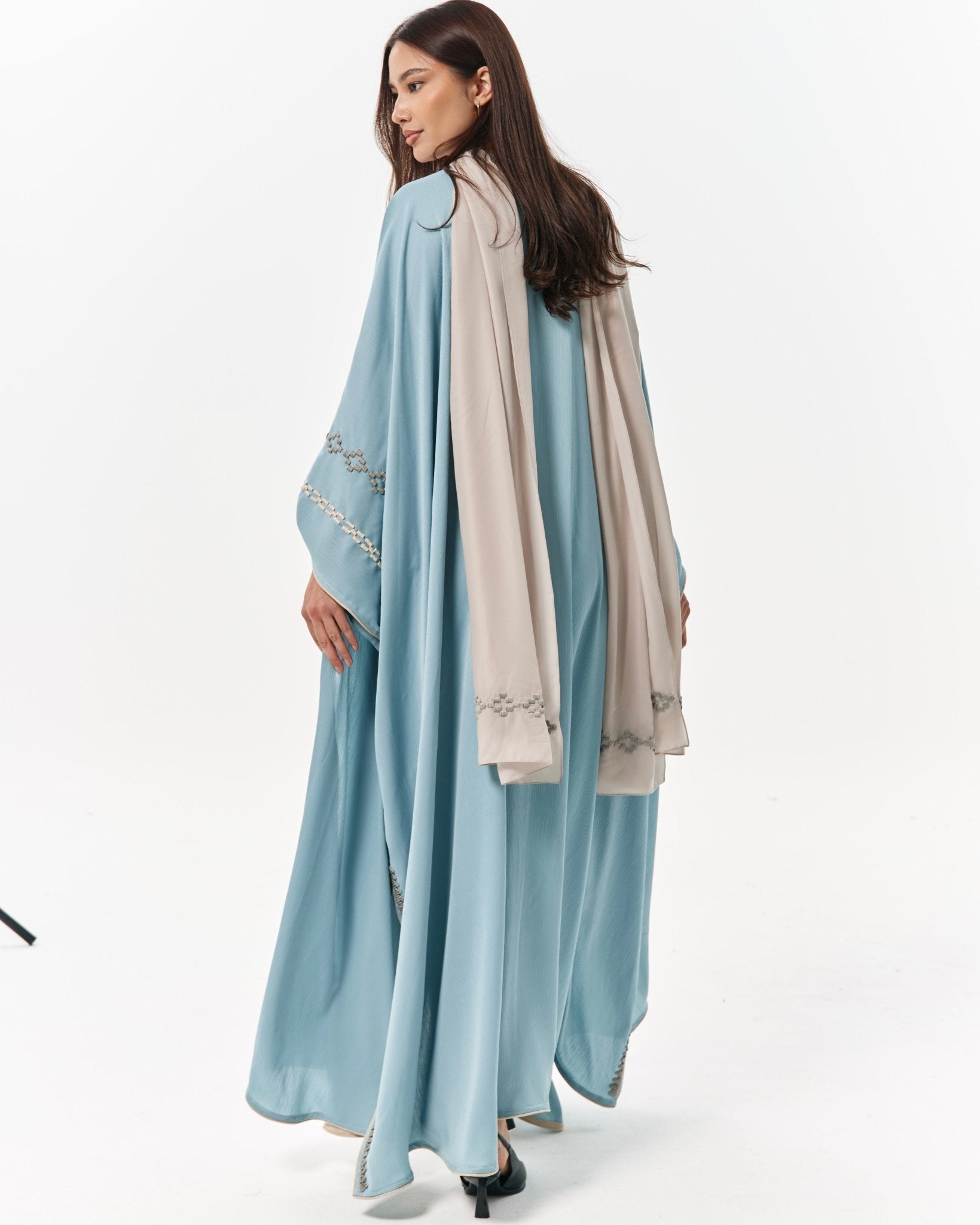 47RM034 ABAYA - ACE DESIGNS - MIRA Y MANO