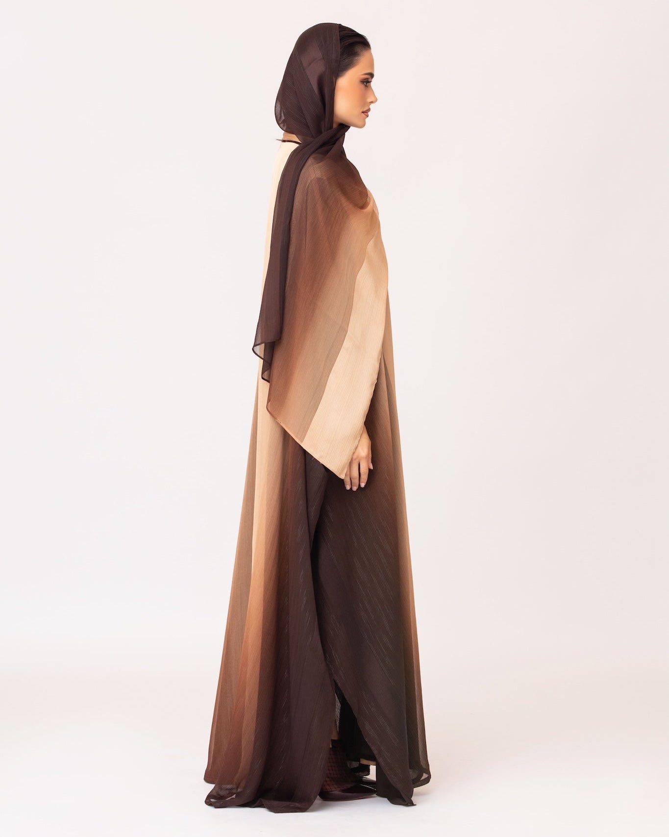 DAA26-01 BR ABAYA - ALDUKAN - MIRA Y MANO
