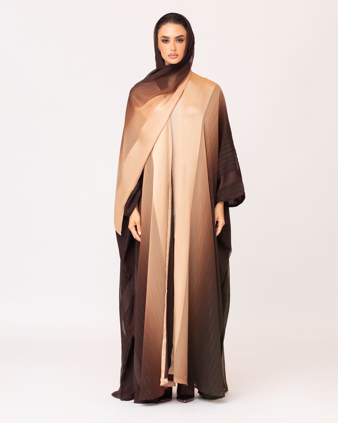 DAA26-01 BR ABAYA - ALDUKAN - MIRA Y MANO