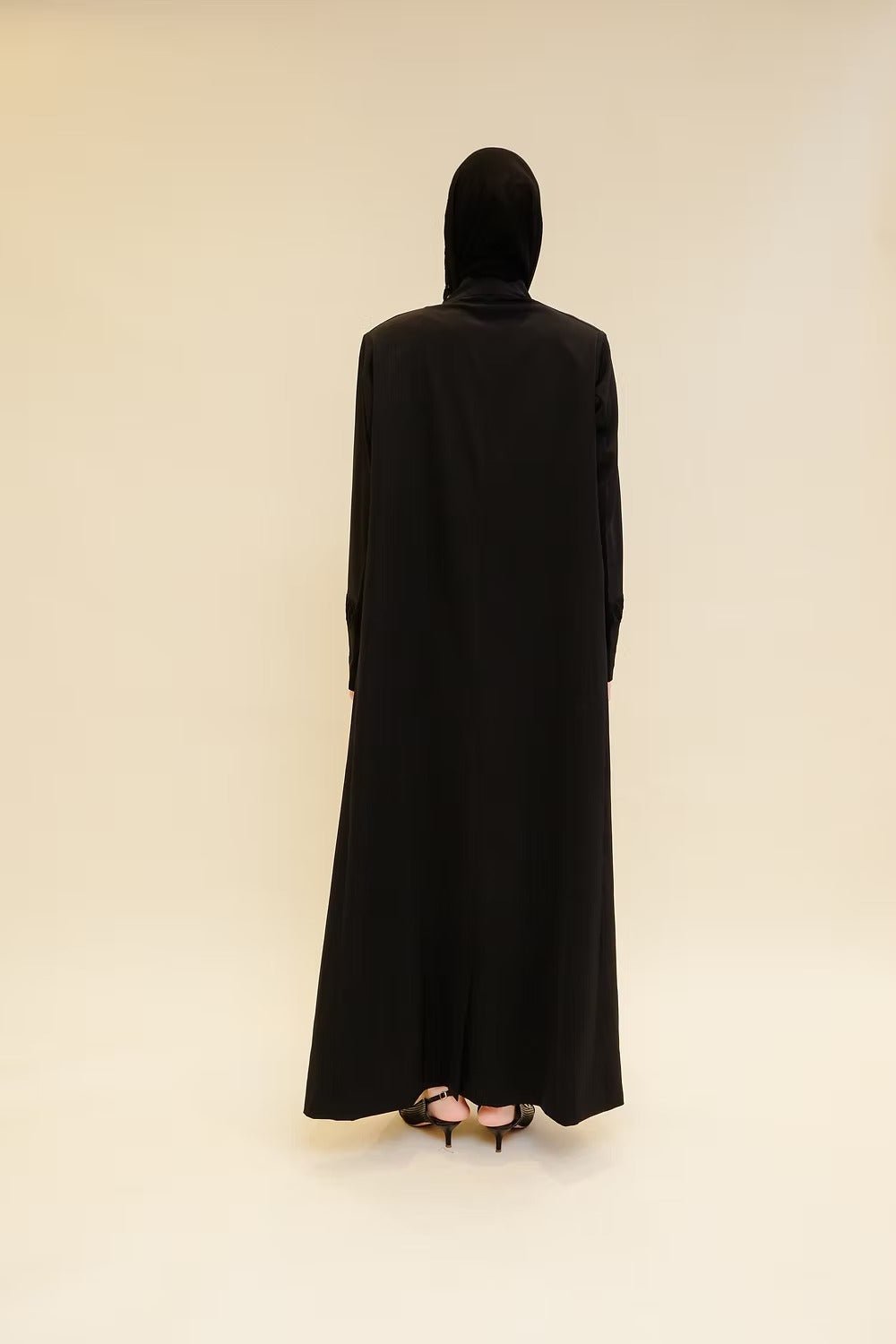 DS25 - 039 ABAYA - ALDUKAN - MIRA Y MANO