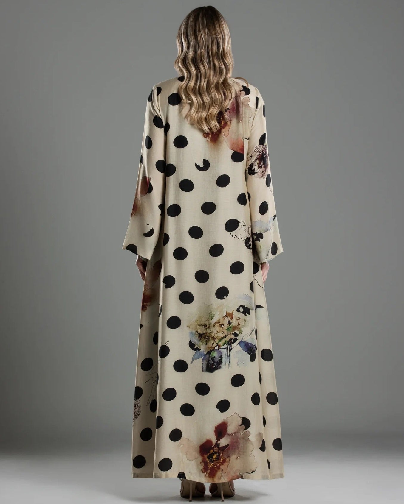 DSC26-006 – Beige Silk Cotton Abaya - ALDUKAN - MIRA Y MANO