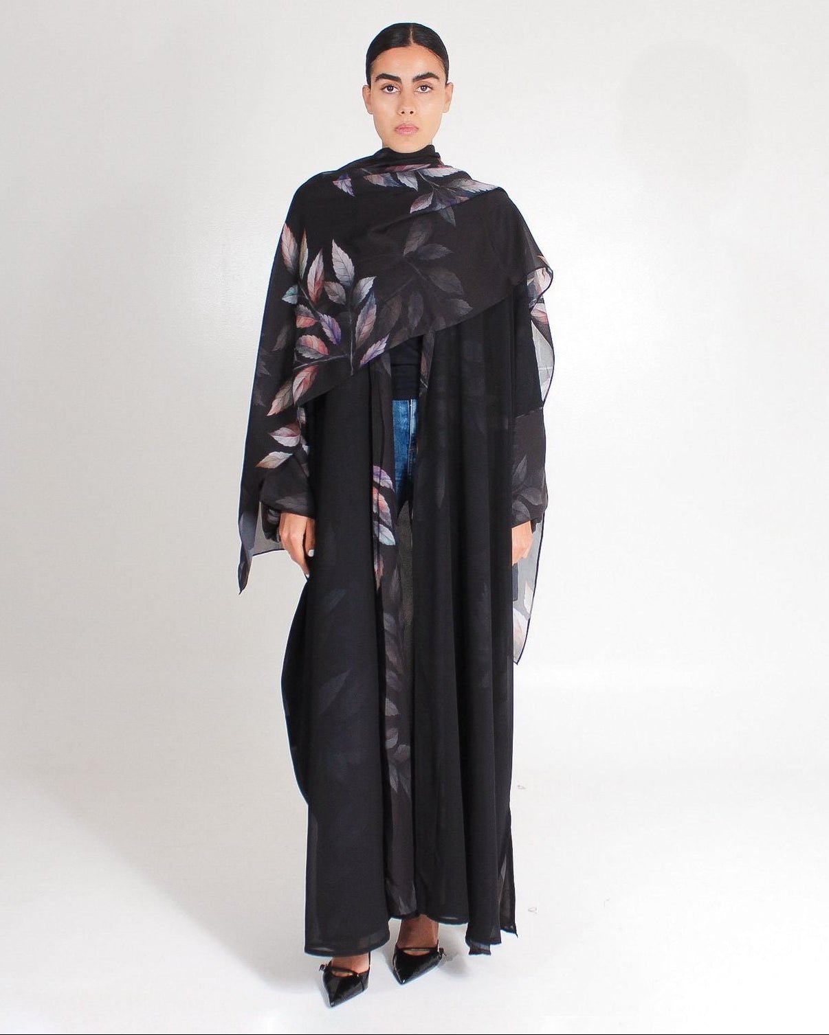 GRAY LINED CHIFFON ABAYA - ASDAF LINE - MIRA Y MANO