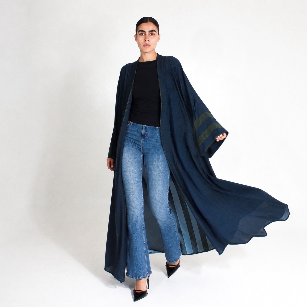PRINTED STRIPED DESIGN - Navy Crepe Abaya - ASDAF LINE - MIRA Y MANO