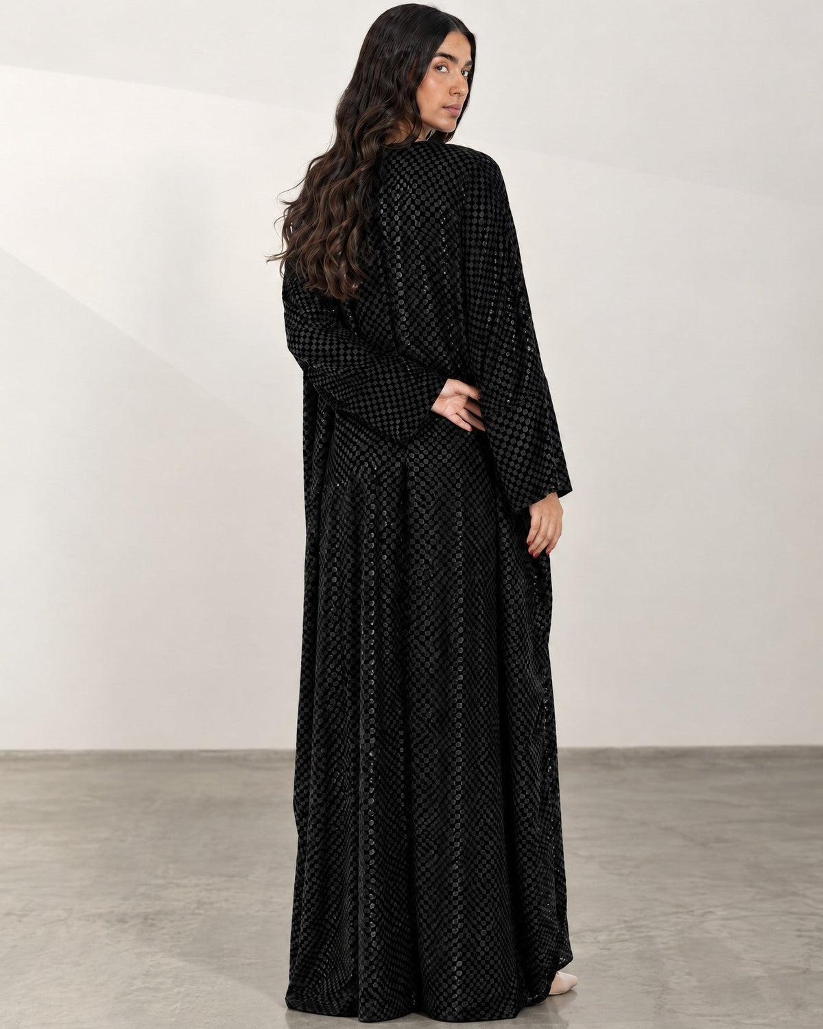A25-46 - Black Velvet Abaya - ASL - MIRA Y MANO