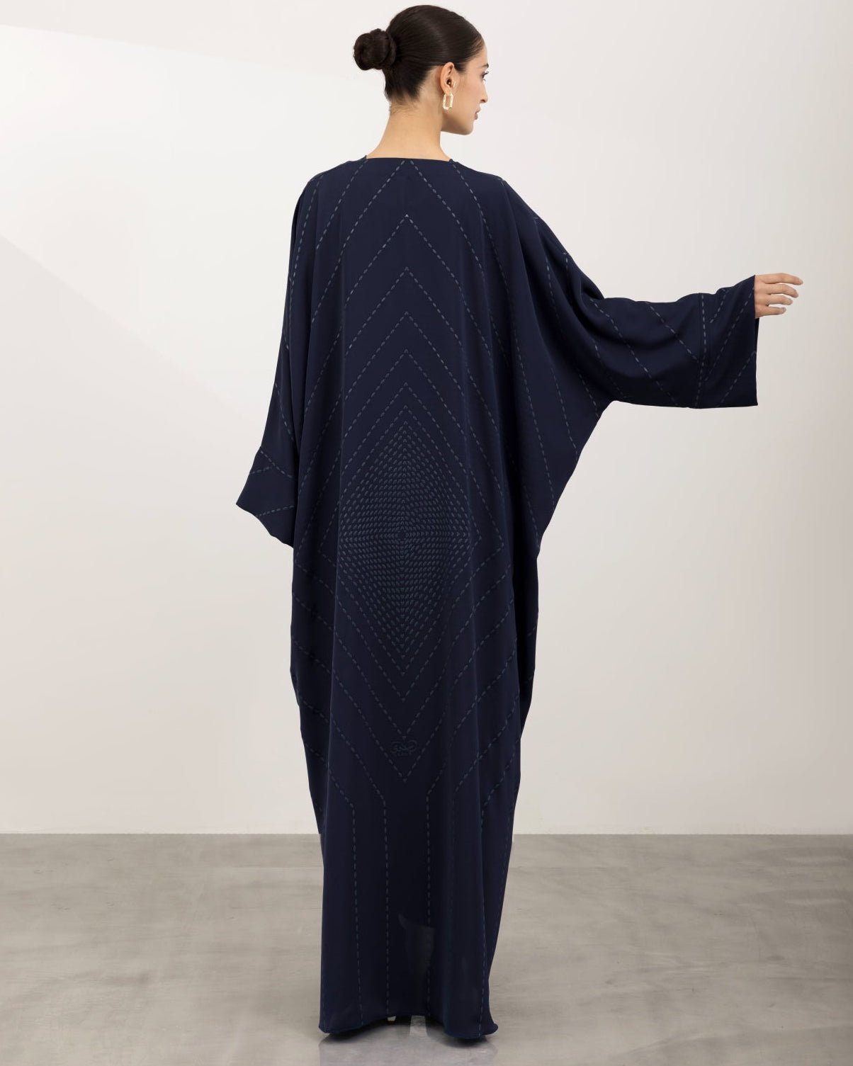 A26-08 ABAYA - ASL - MIRA Y MANO