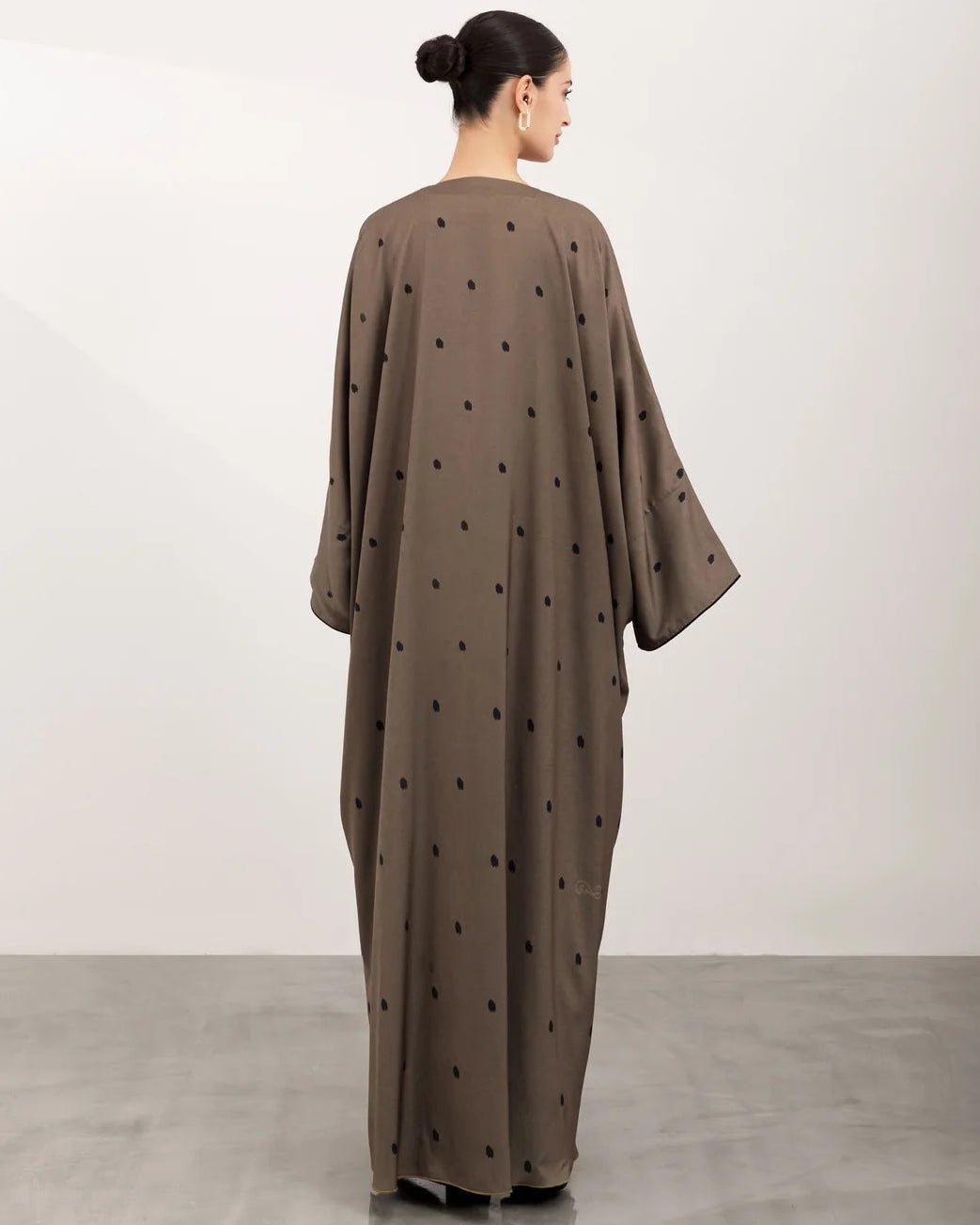 A26-14 – Olive Printed Silk Abaya - ASL - MIRA Y MANO