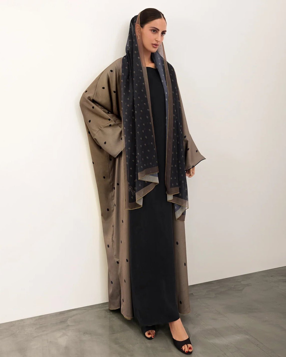 A26-14 – Olive Printed Silk Abaya - ASL - MIRA Y MANO