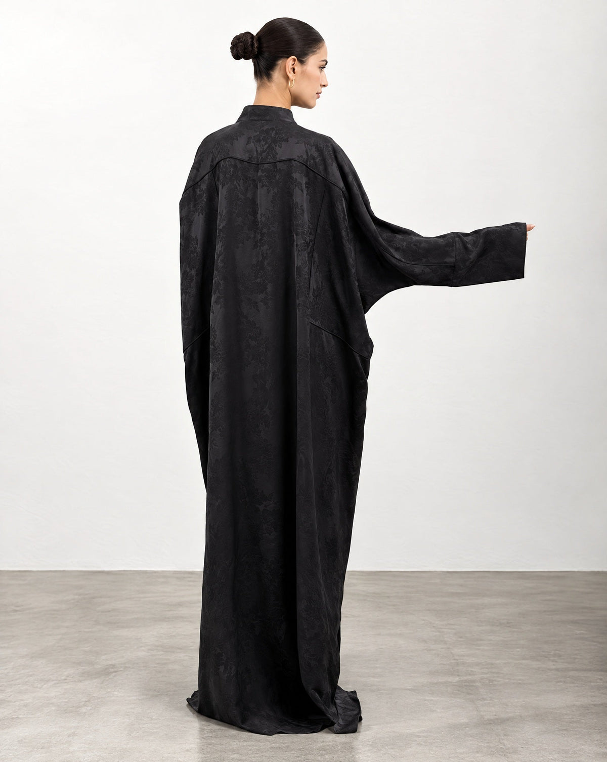A26-15 - Black Jacquard Abaya - ASL - MIRA Y MANO