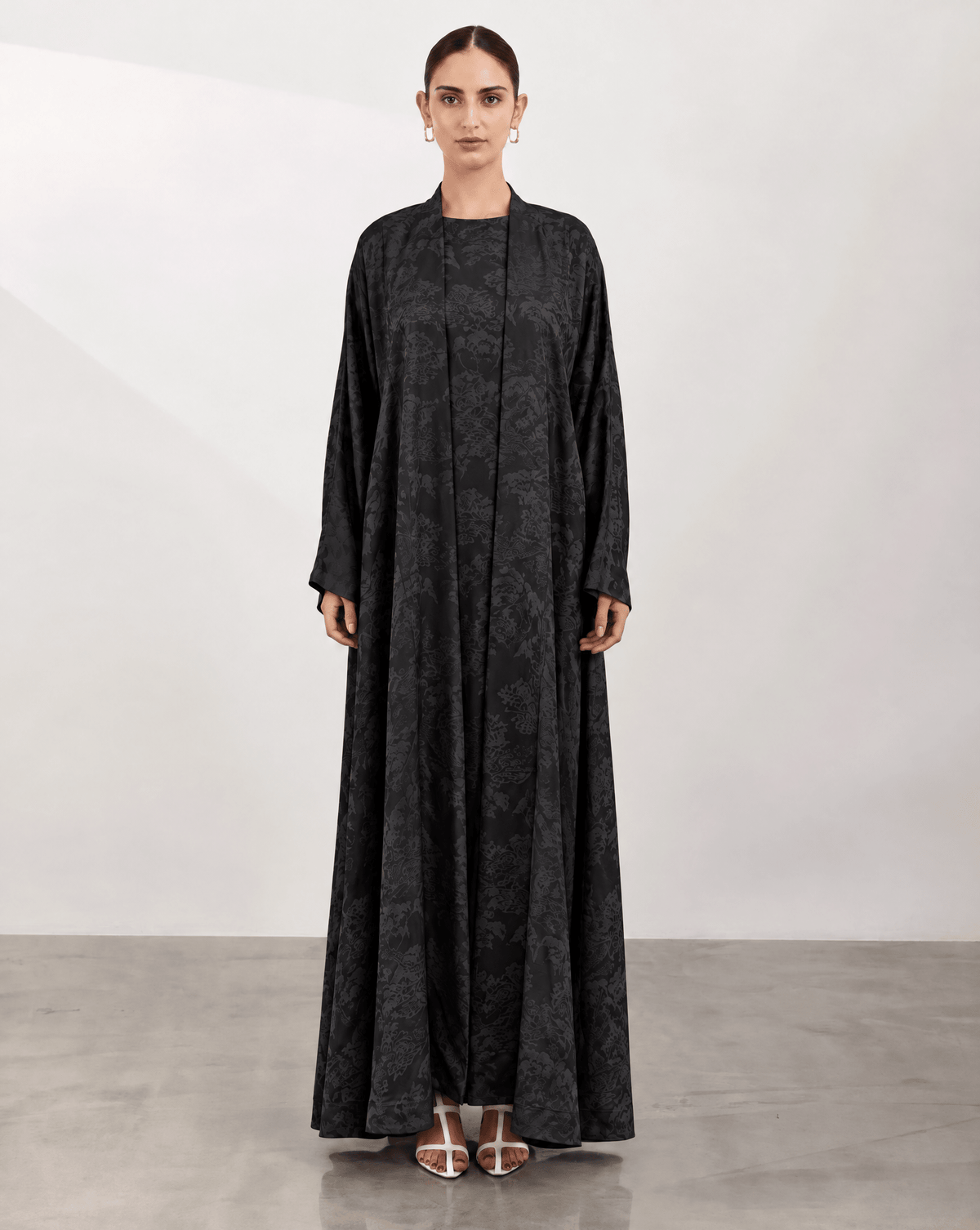 A26-15 – Black Jacquard Abaya Set - ASL - MIRA Y MANO