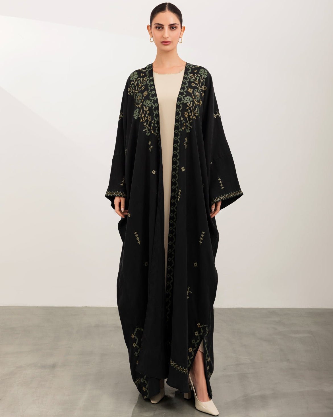 A26-18 ABAYA - ASL - MIRA Y MANO
