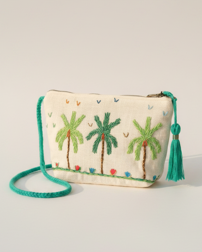 FERIA POUCH - BADDARA - MIRA Y MANO