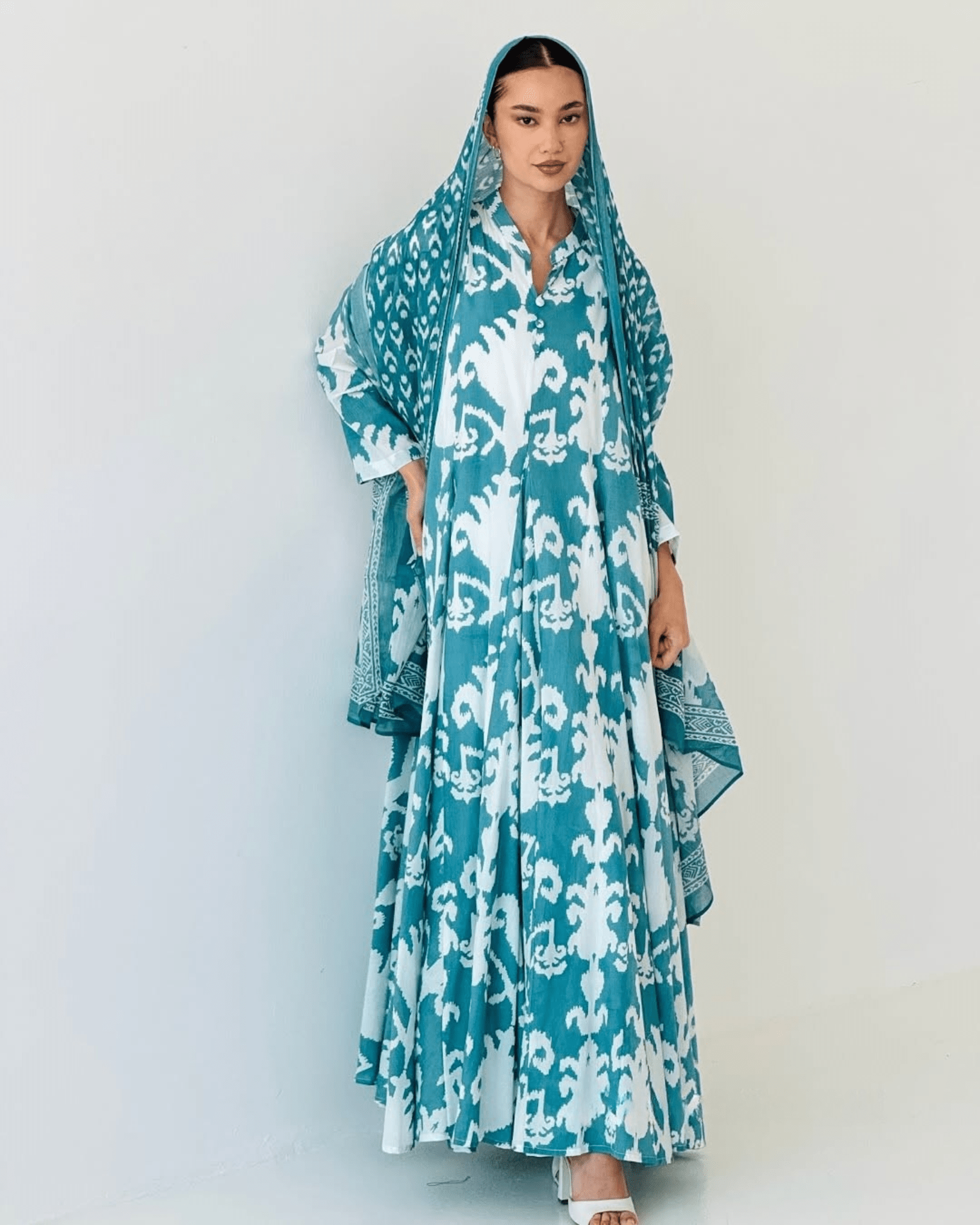 RE26 - J01 - T KAFTAN - BAIT ALDANTELLE - MIRA Y MANO