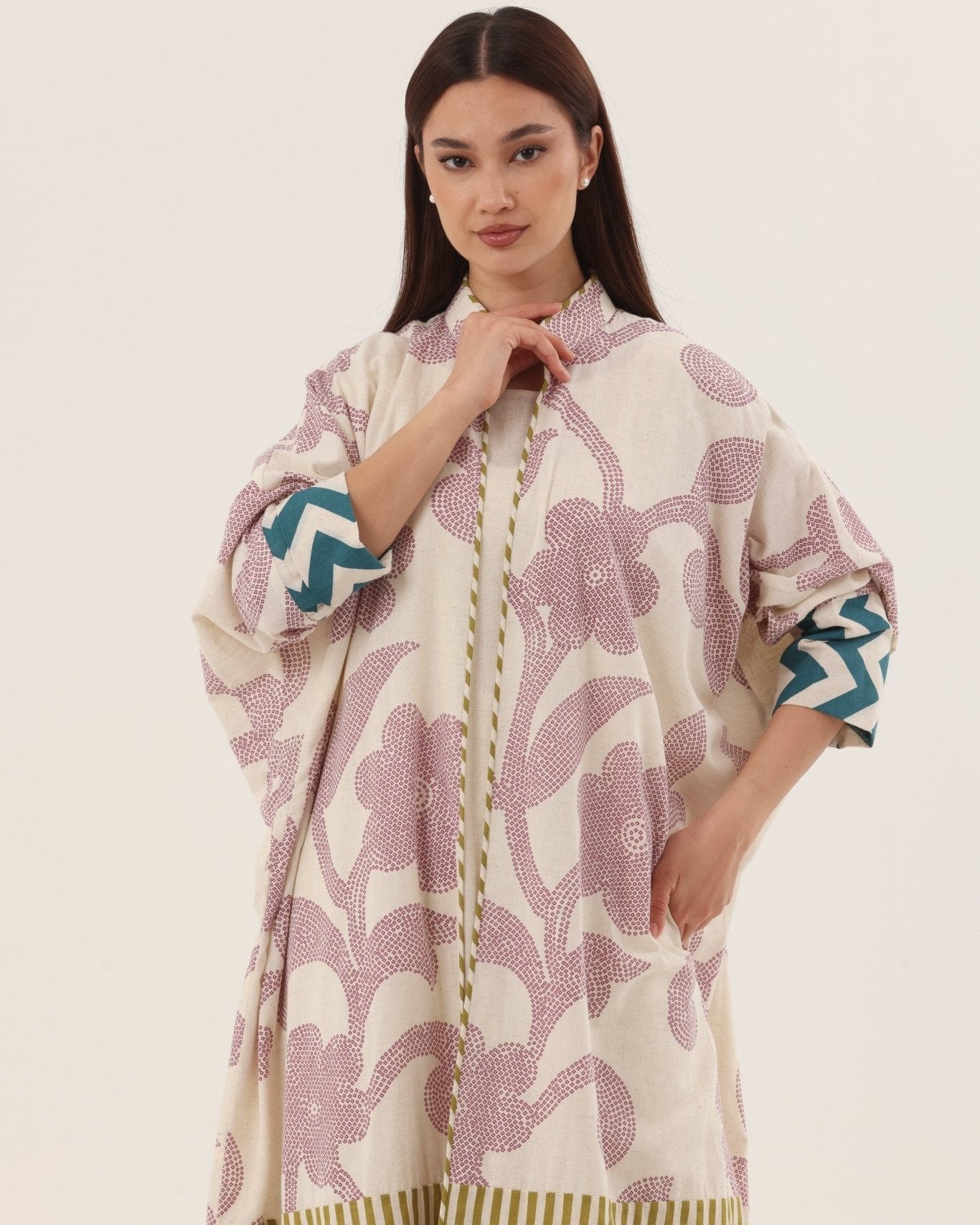 RE26 - J03 - BE ABAYA SET - BAIT ALDANTELLE - MIRA Y MANO