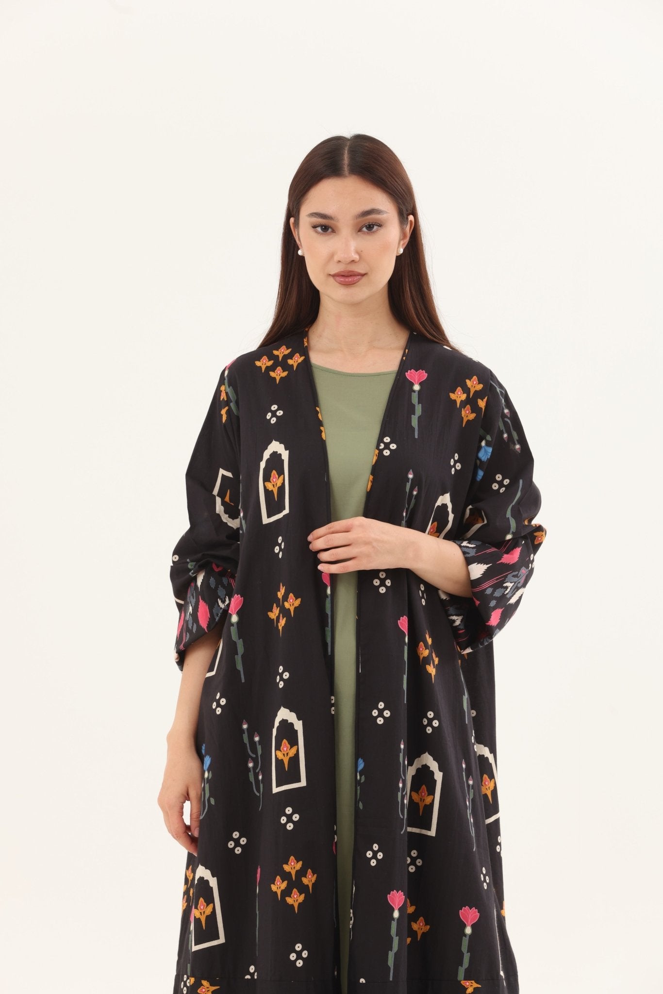RE26 - J04 - BK ABAYA SET - BAIT ALDANTELLE - MIRA Y MANO
