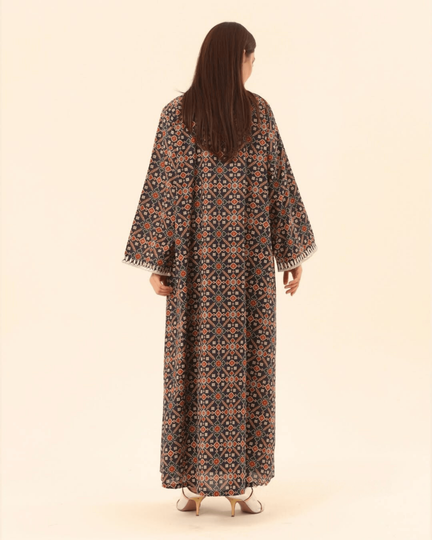 RE26 - J13 - BK KAFTAN - BAIT ALDANTELLE - MIRA Y MANO