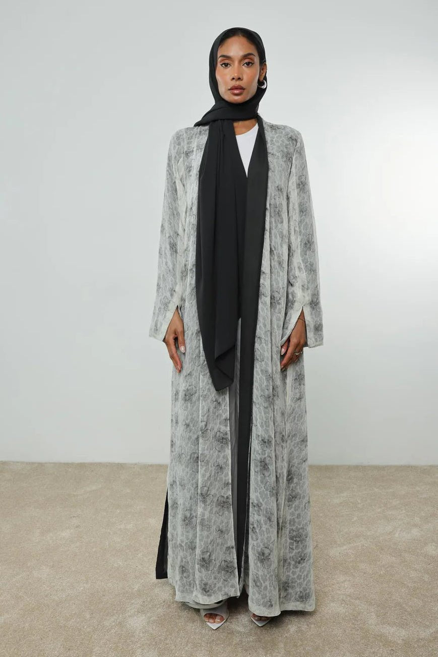 AURA ABAYA - BY NOUF - MIRA Y MANO