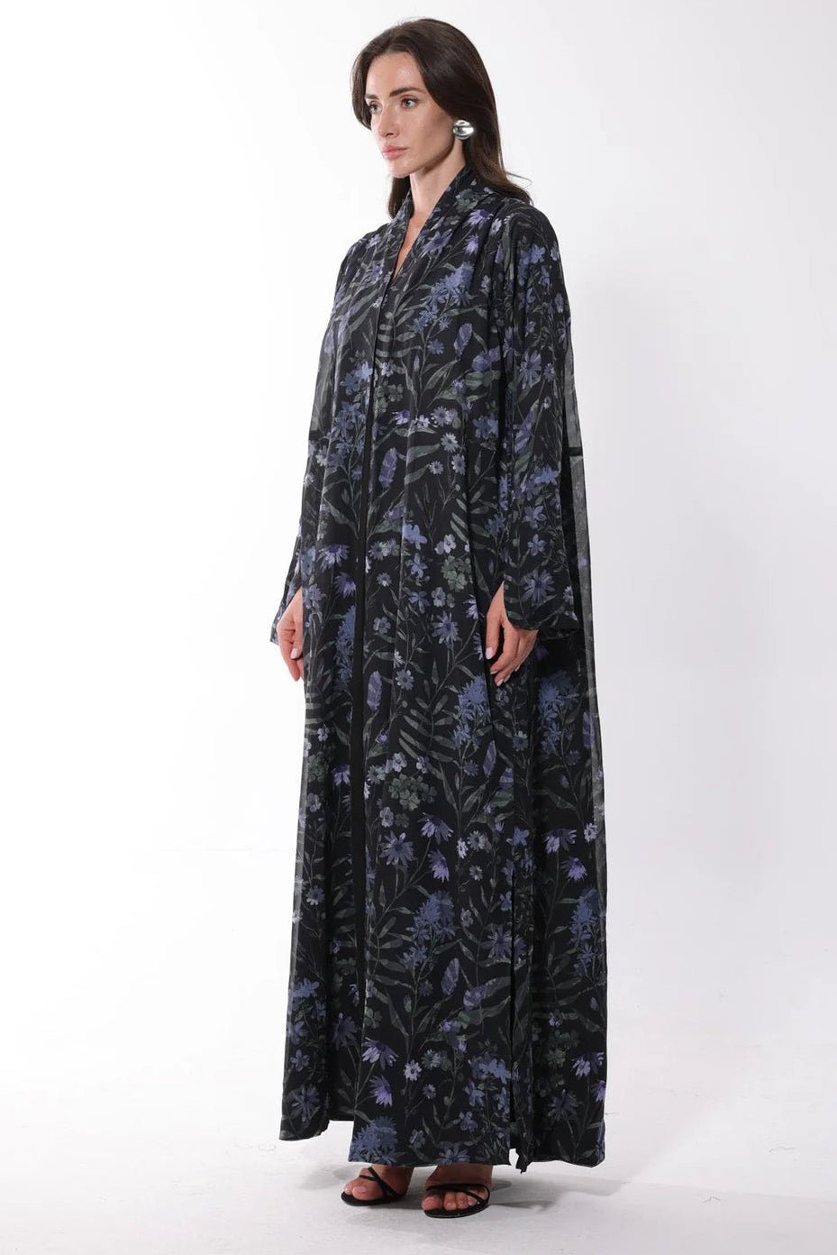 ELARA ABAYA - BY NOUF - MIRA Y MANO