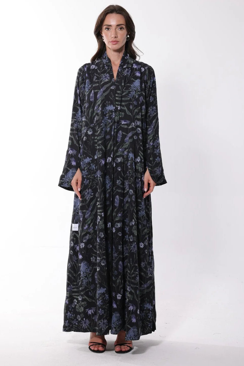 ELARA ABAYA - BY NOUF - MIRA Y MANO