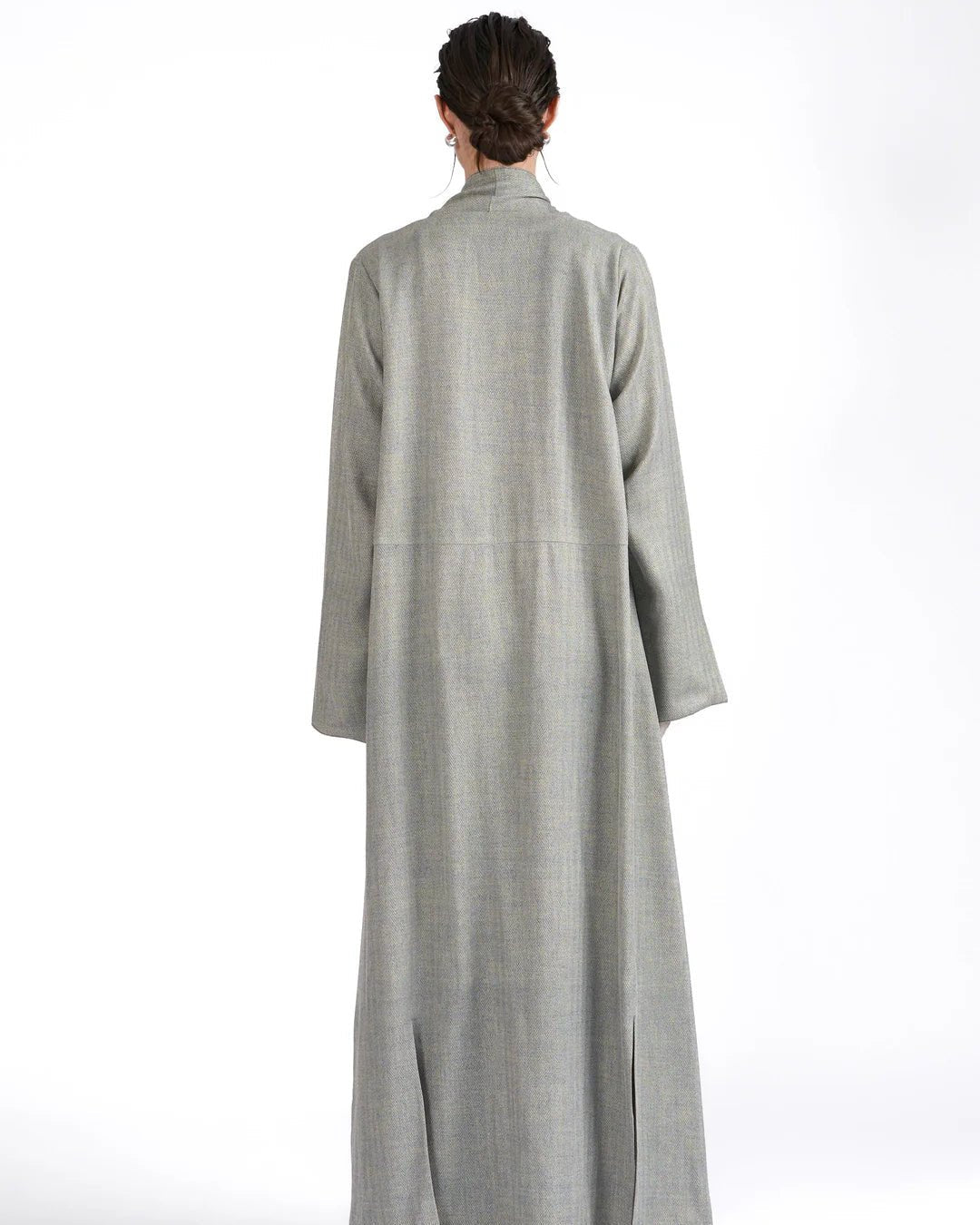 ELISE ABAYA - BY NOUF - MIRA Y MANO