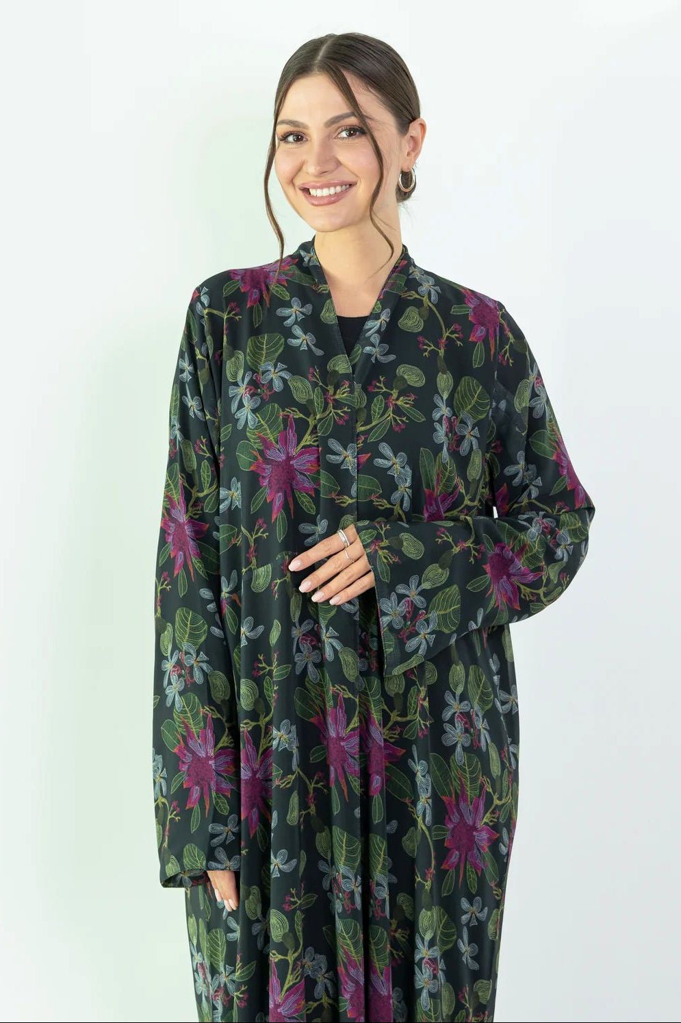 ELOWEN ABAYA - BY NOUF - MIRA Y MANO