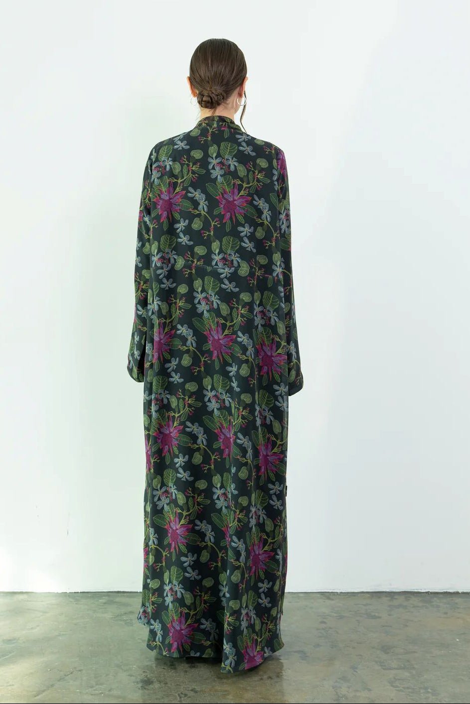 ELOWEN ABAYA - BY NOUF - MIRA Y MANO