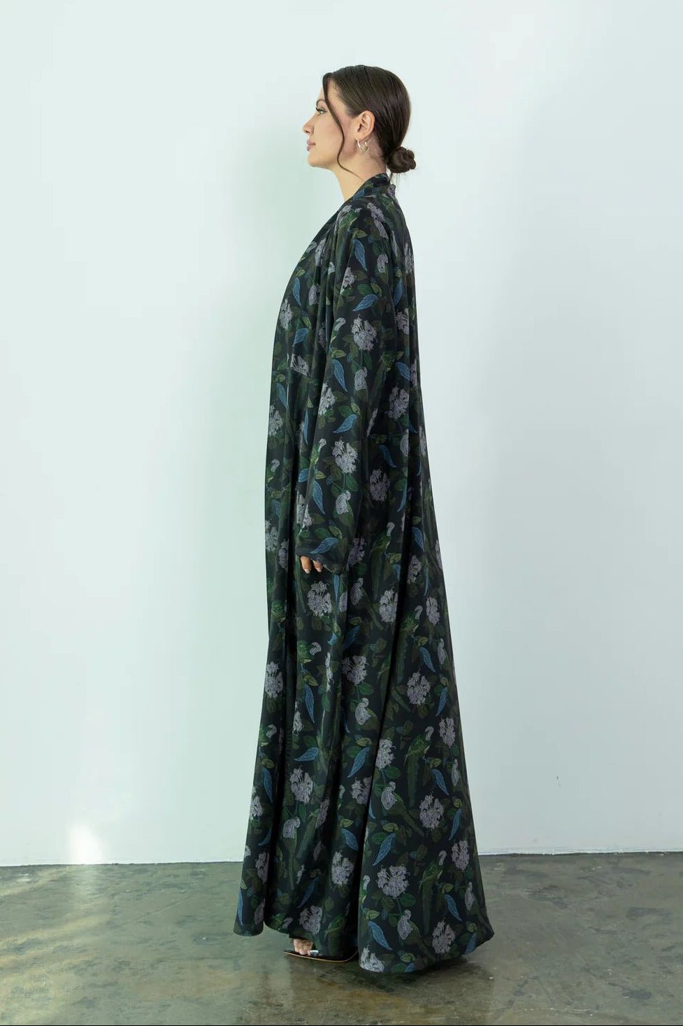 HYDRANGEA ABAYA - BY NOUF - MIRA Y MANO