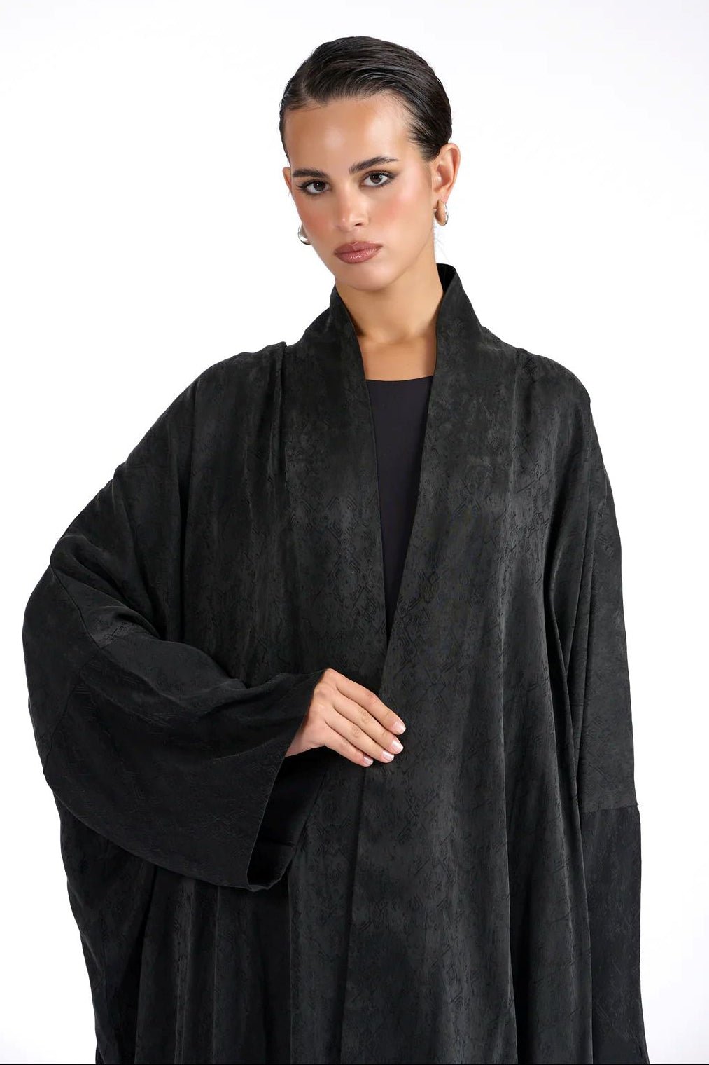 RIVA BLACK ABAYA - BY NOUF - MIRA Y MANO