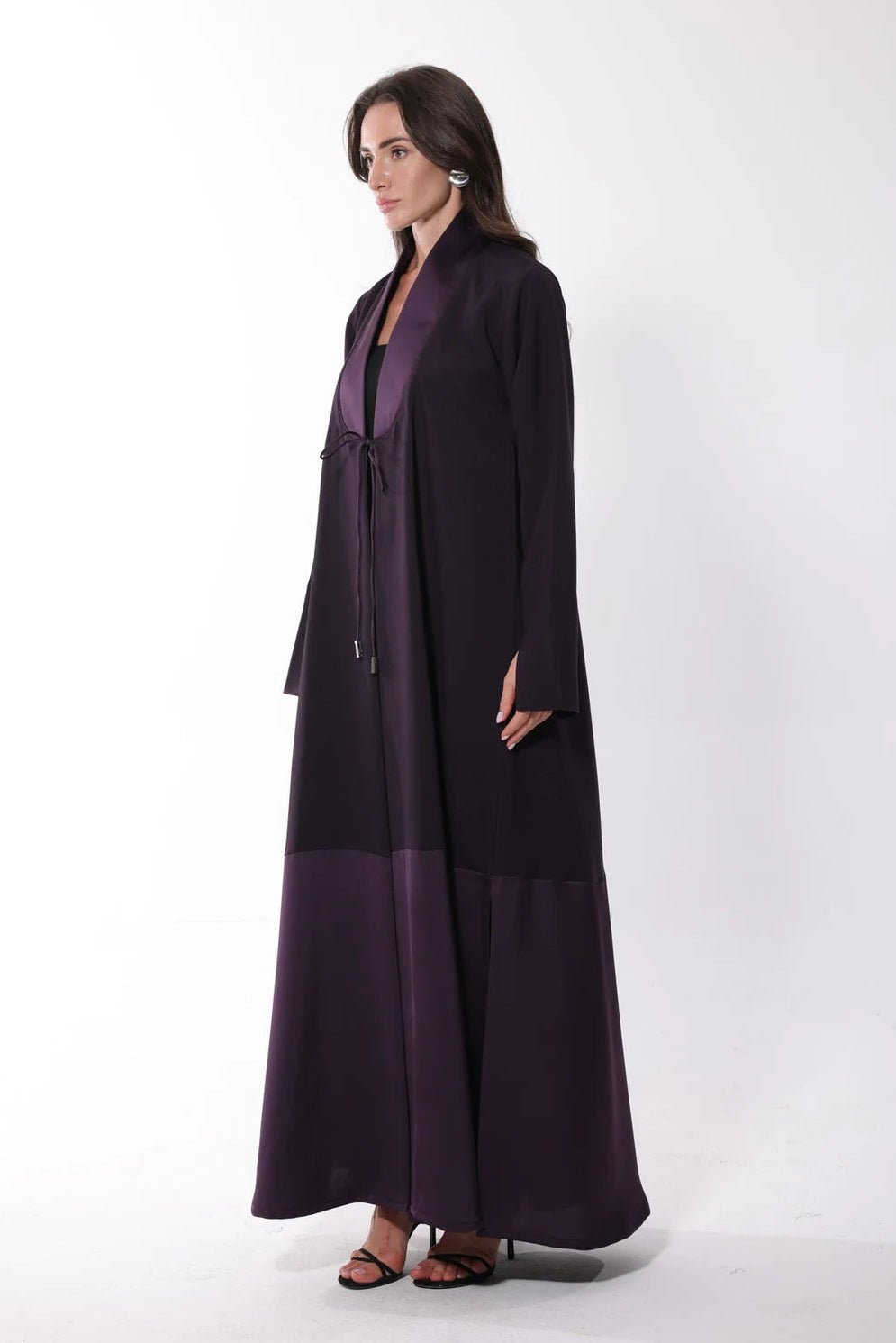 SAVRA ABAYA - BY NOUF - MIRA Y MANO