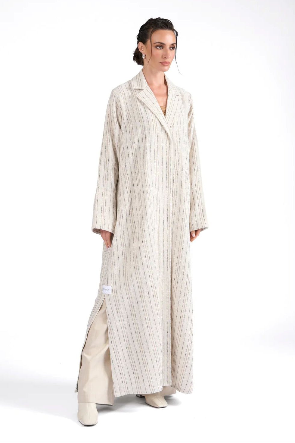 VELIA ABAYA - BY NOUF - MIRA Y MANO