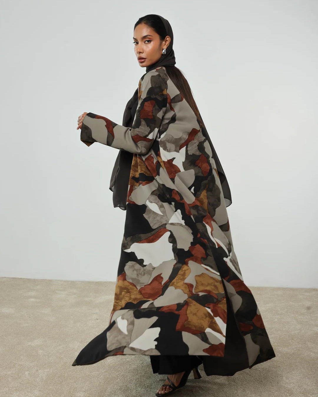 ZEPHYER ABAYA - BY NOUF - MIRA Y MANO