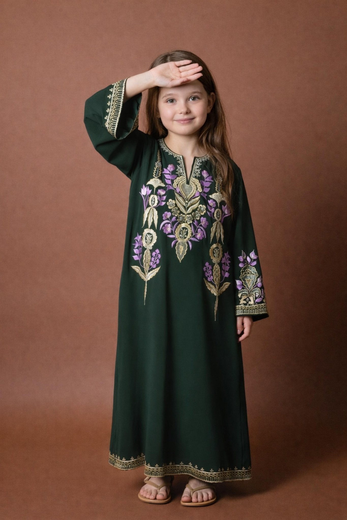 BISHARA KAFTAN - CATERPILLAR - MIRA Y MANO