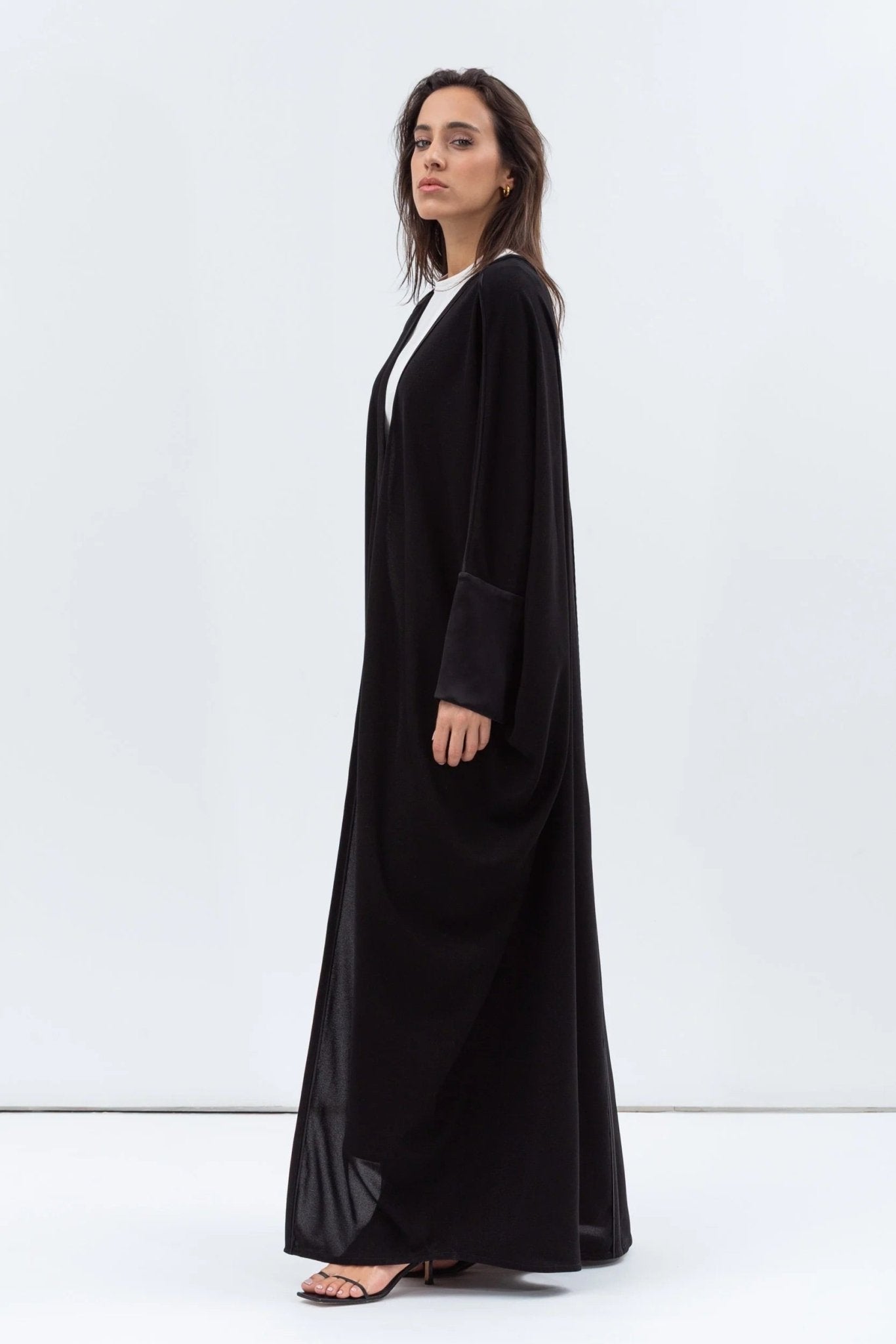 AB - BF - BLKSH - BSD ABAYA - CHIKA - MIRA Y MANO