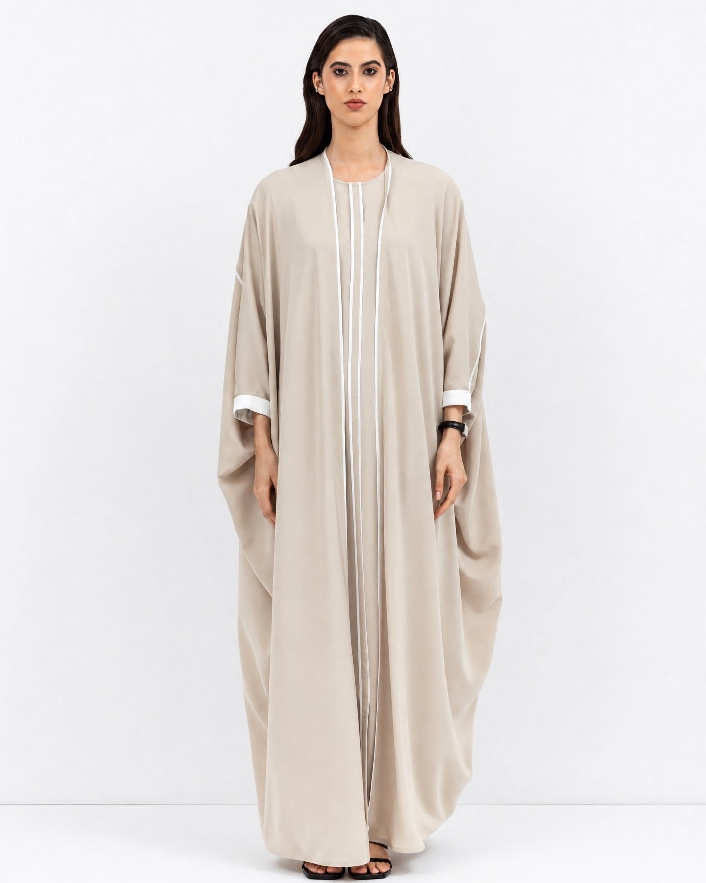 AB-BF-CRM – Beige Crepe Abaya - CHIKA - MIRA Y MANO