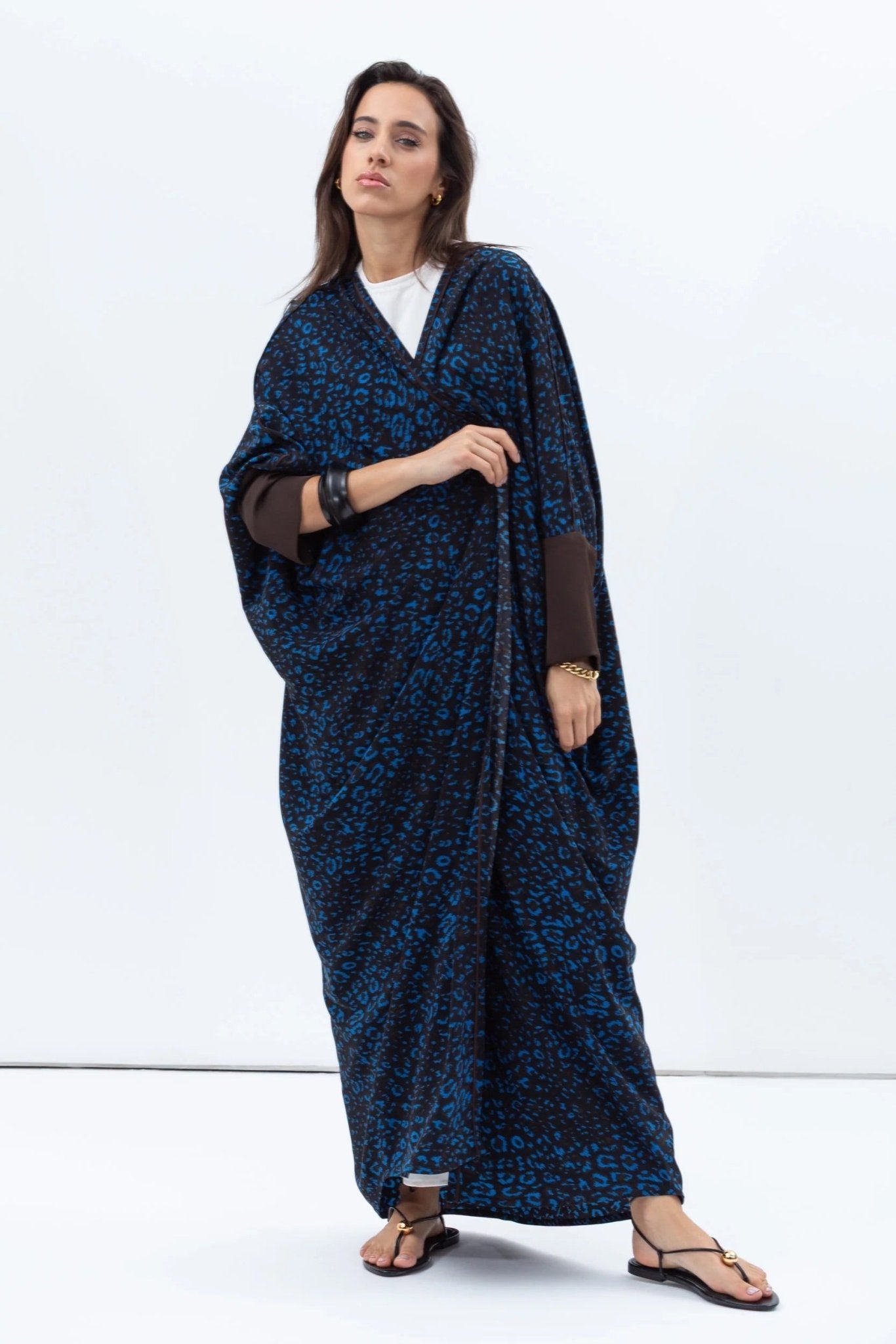 AB - BF - LCF - BLU - BRN ABAYA - CHIKA - MIRA Y MANO