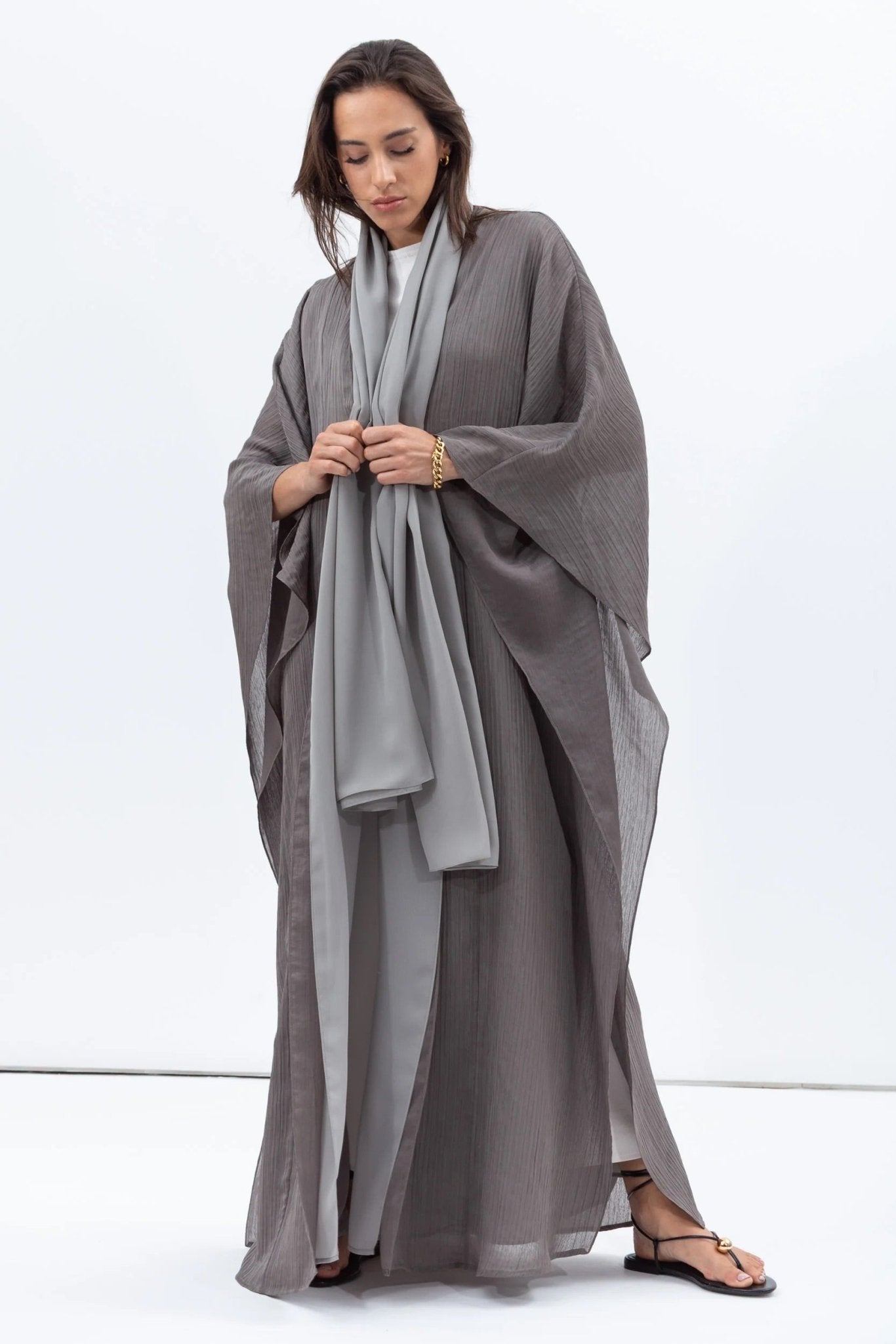 AB - FL - 2LYR - OLVGRN ABAYA - CHIKA - MIRA Y MANO