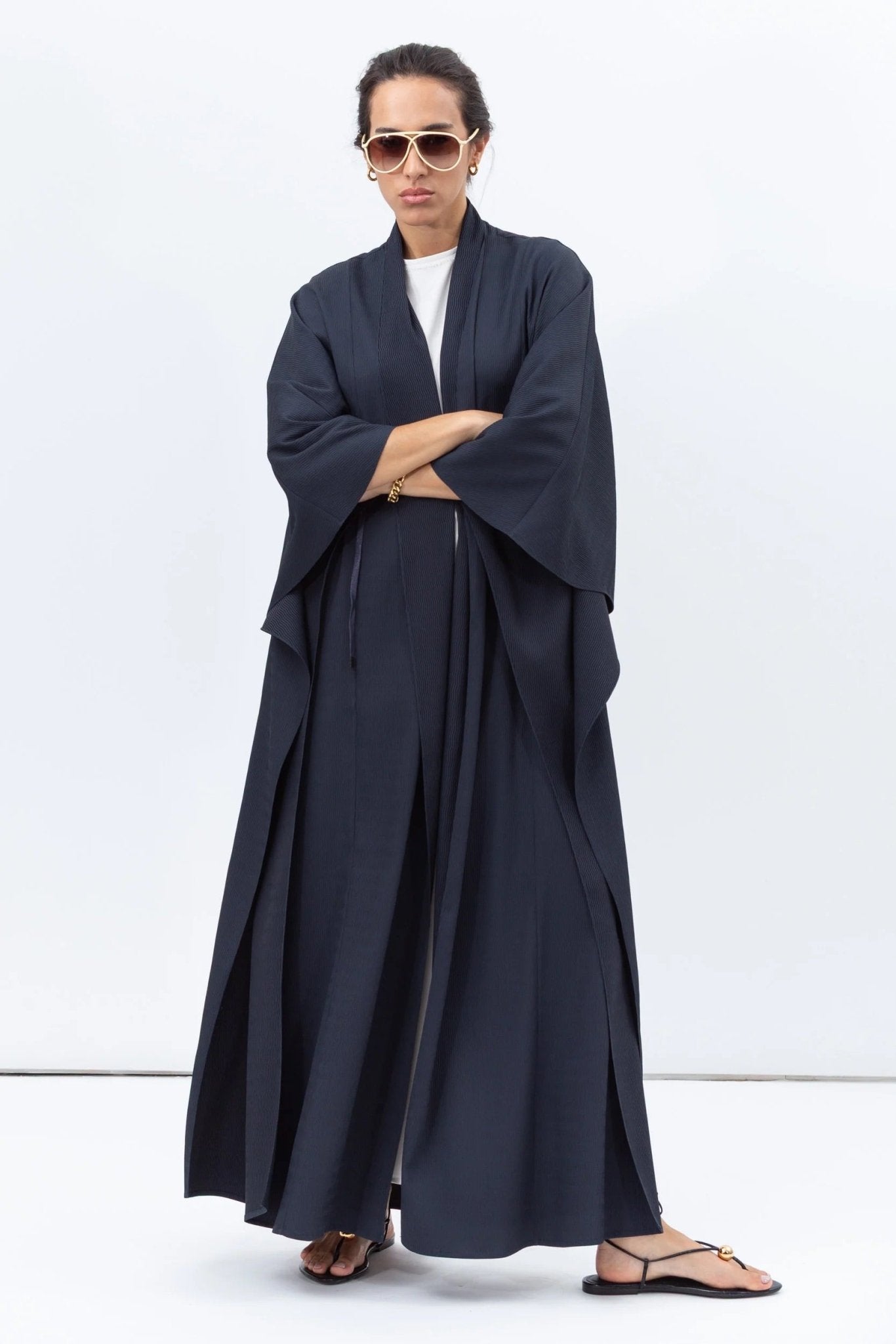 AB - FL - TXT - TBLU ABAYA - CHIKA - MIRA Y MANO