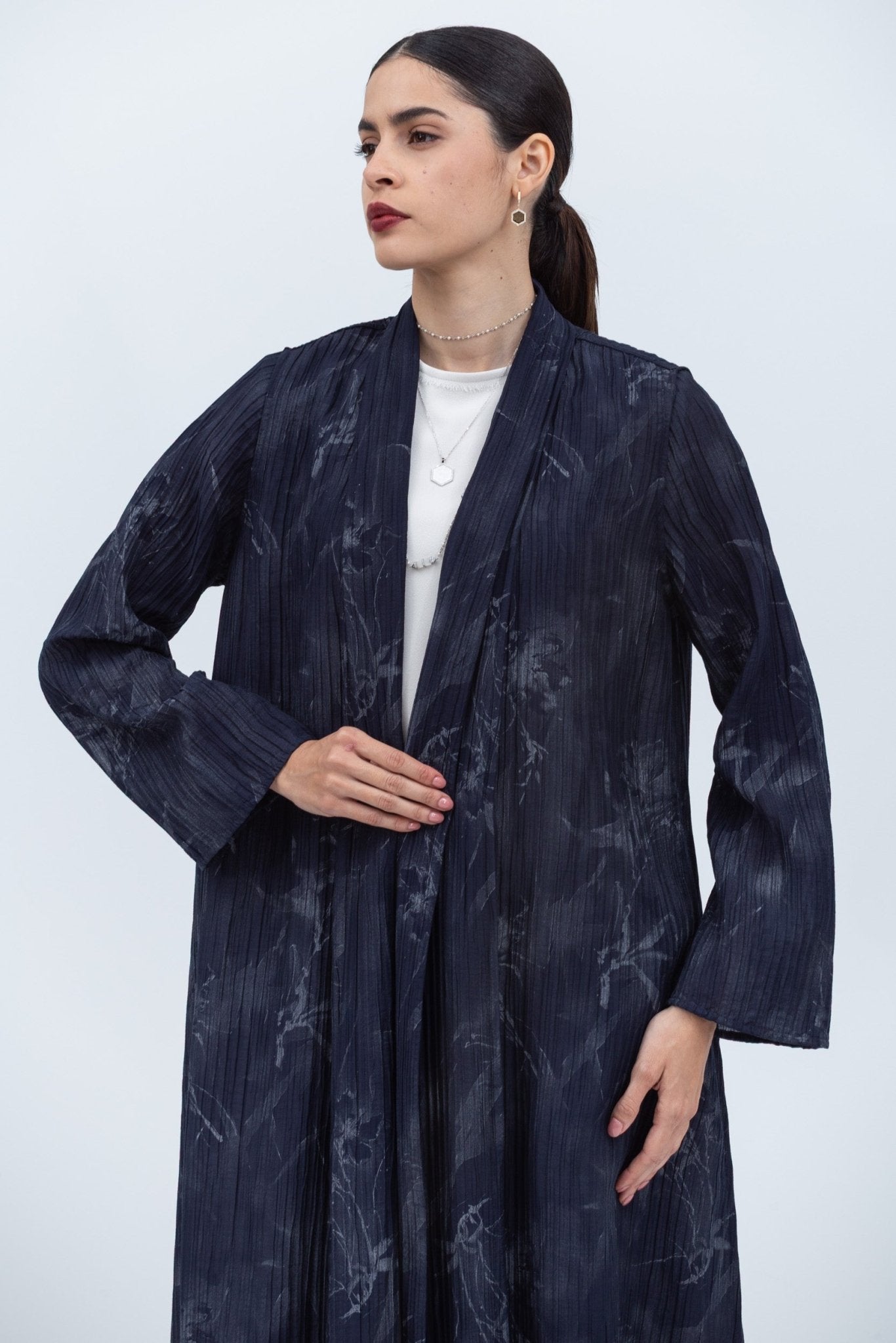 AB - J - ASM - C - NAVY ABAYA - CHIKA - MIRA Y MANO