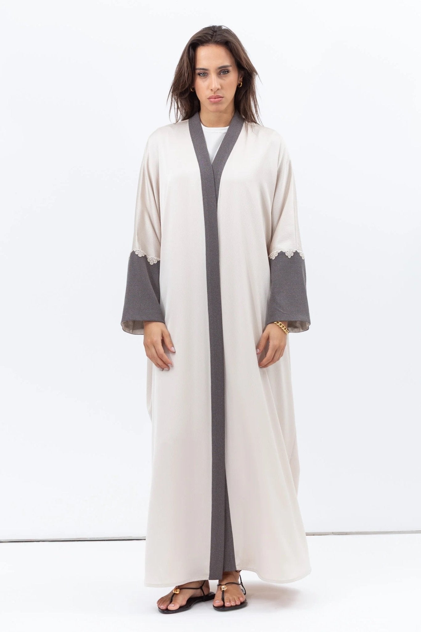 AB-LC-BGE-GRYTD ABAYA - CHIKA - MIRA Y MANO