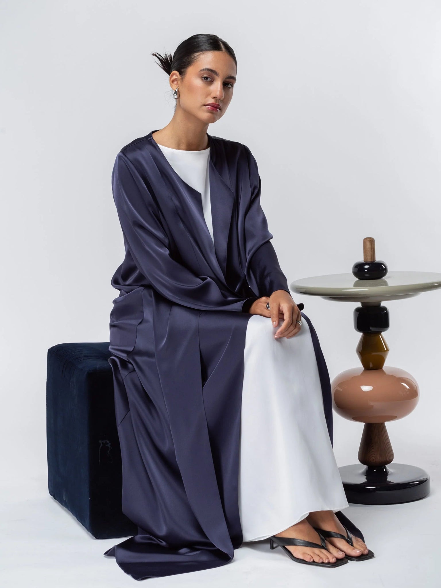 AB - SAT - LAY - PUR ABAYA - CHIKA - MIRA Y MANO