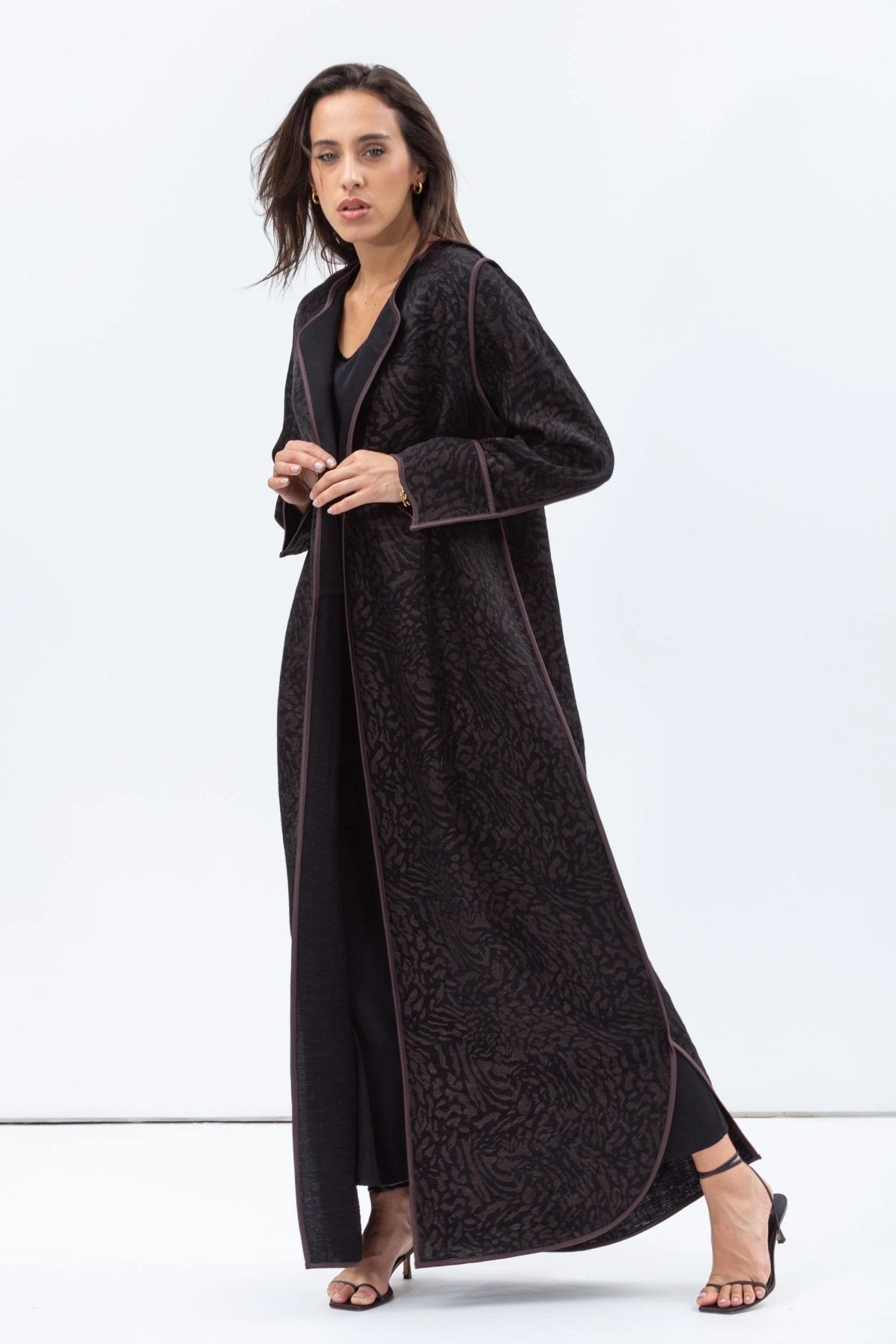 AB - STR - BCPR - WLN ABAYA - CHIKA - MIRA Y MANO