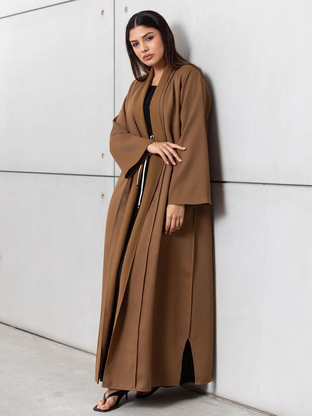 AB - TW - GD - BRW ABAYA - CHIKA - MIRA Y MANO